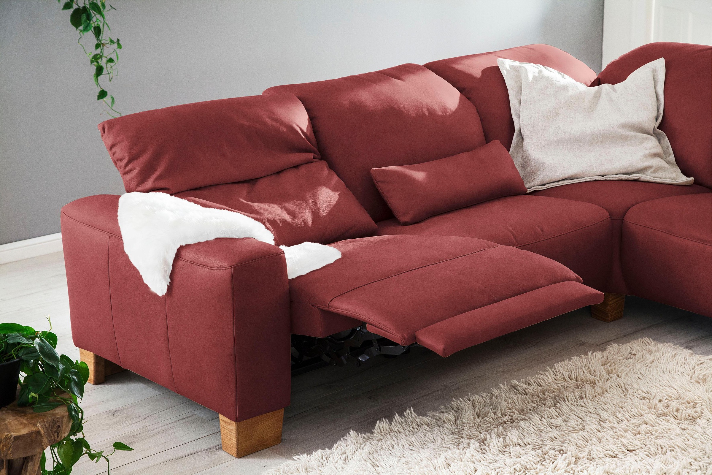 Home affaire Ecksofa »Juist L-Form«, mit Kopfteilverstellung und schwarzen Metallkufen