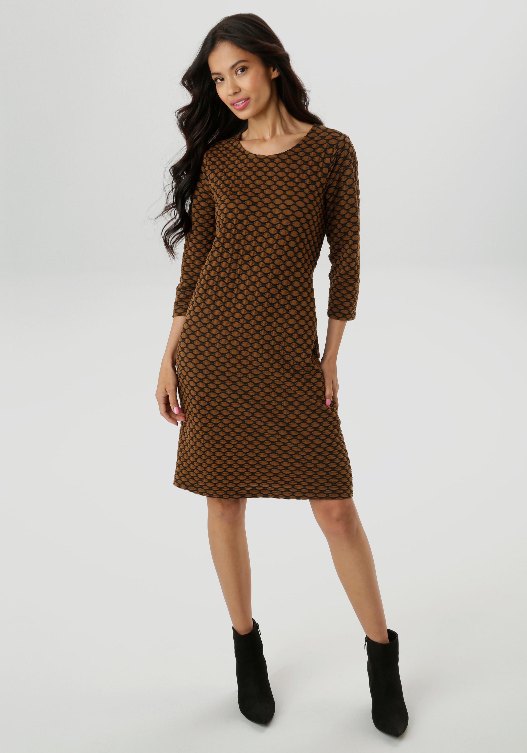 Aniston SELECTED Jerseykleid, mit schöner Oberflächenstruktur und Wellenmusterung - NEUE KOLLEKTION