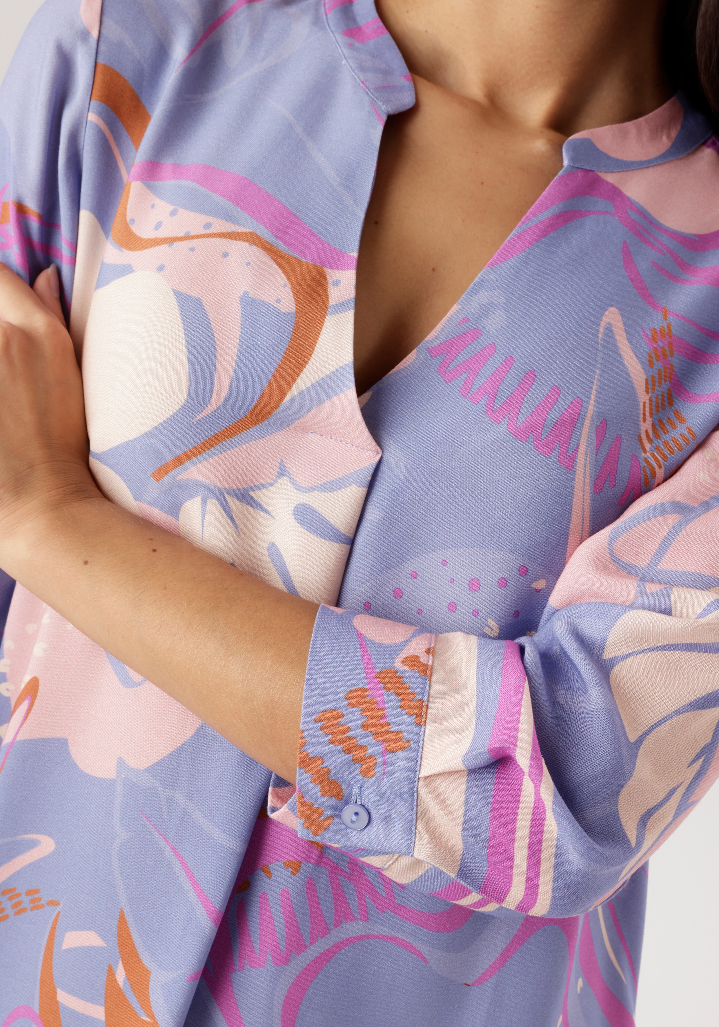 Thumbnail - Aniston SELECTED Blusenkleid mit verspielter Blättermusterung - NEUE KOLLEKTION