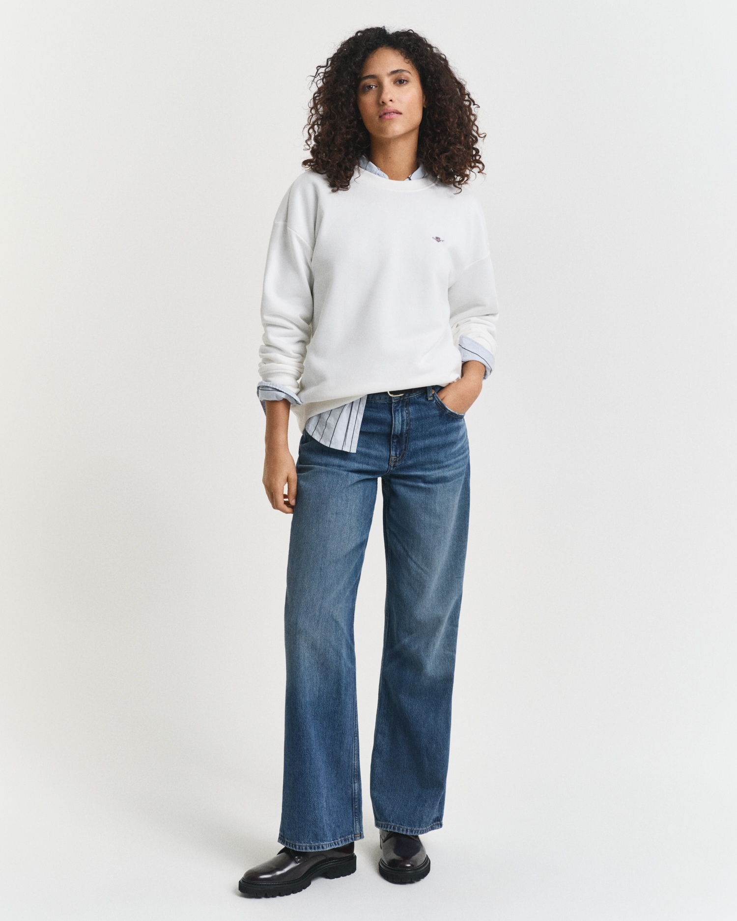 Gant Sweatshirt »SHIELD C-NECK SWEAT« Grafische GANT-Stickerei auf der Brust