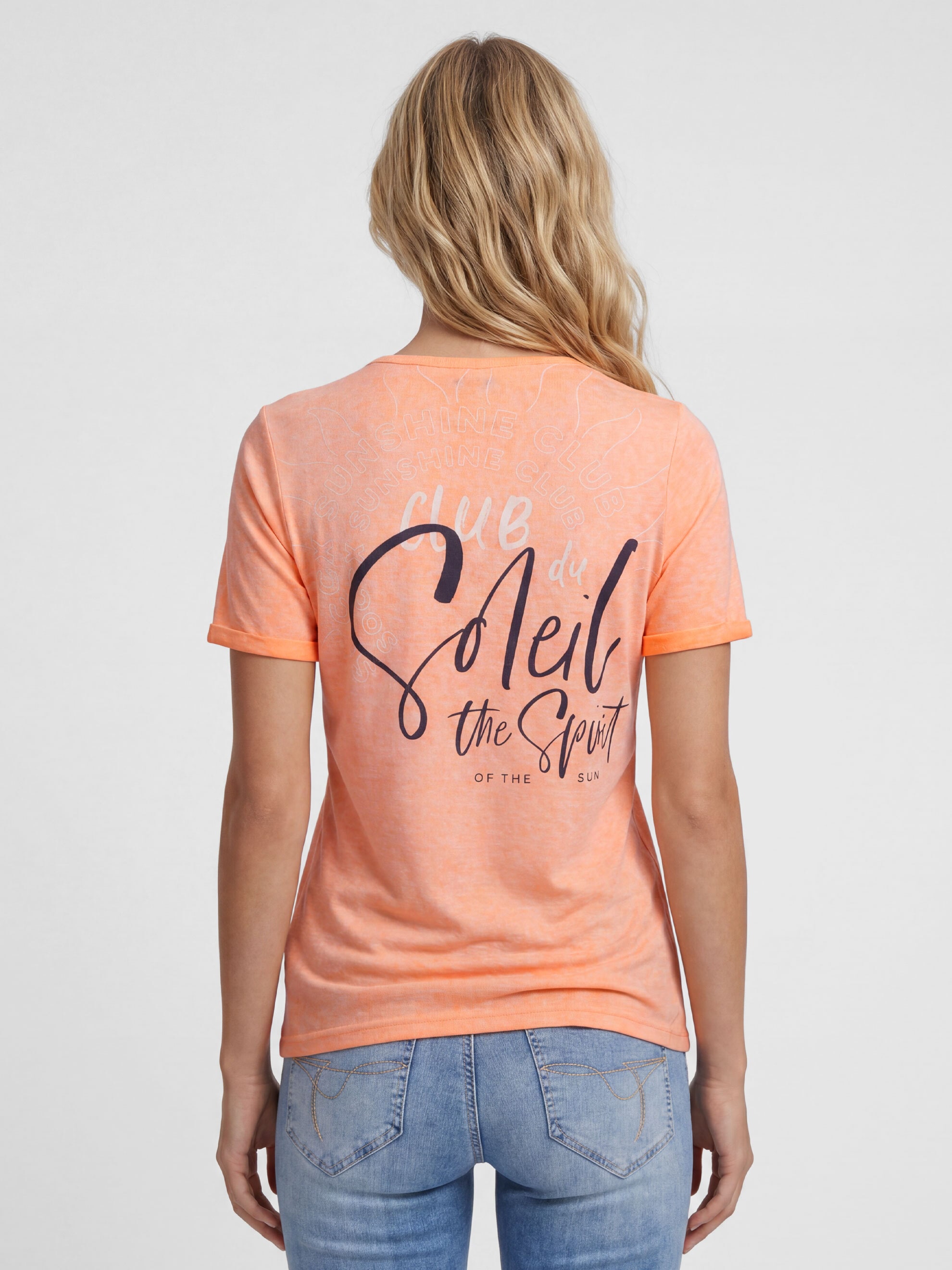 SOCCX V-Shirt mit fixierten Turn-Up-Ärmeln