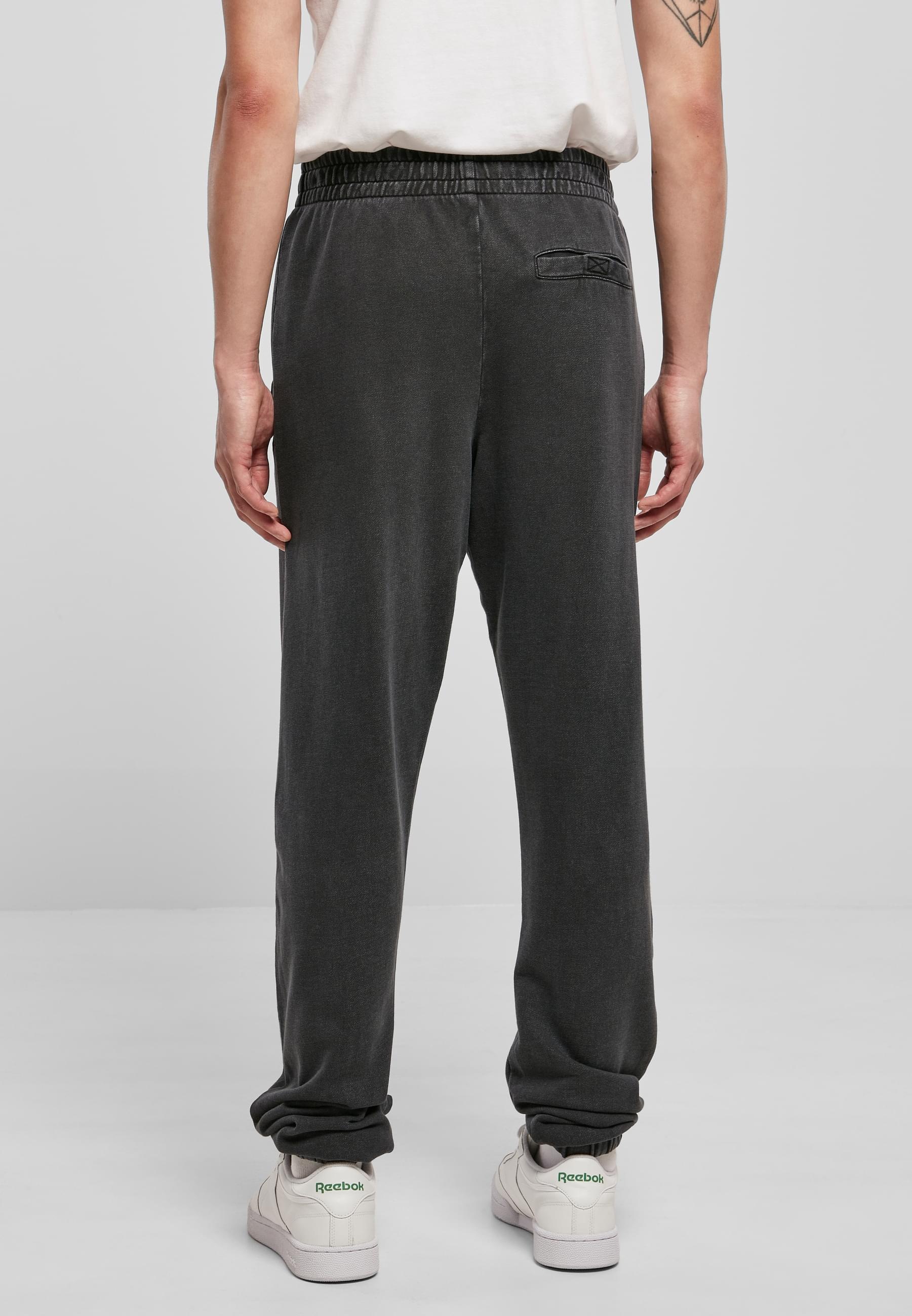 URBAN CLASSICS Jogginghose »Urban Classics Herren Small Embroidery Sweatpants«, (1 tlg.)