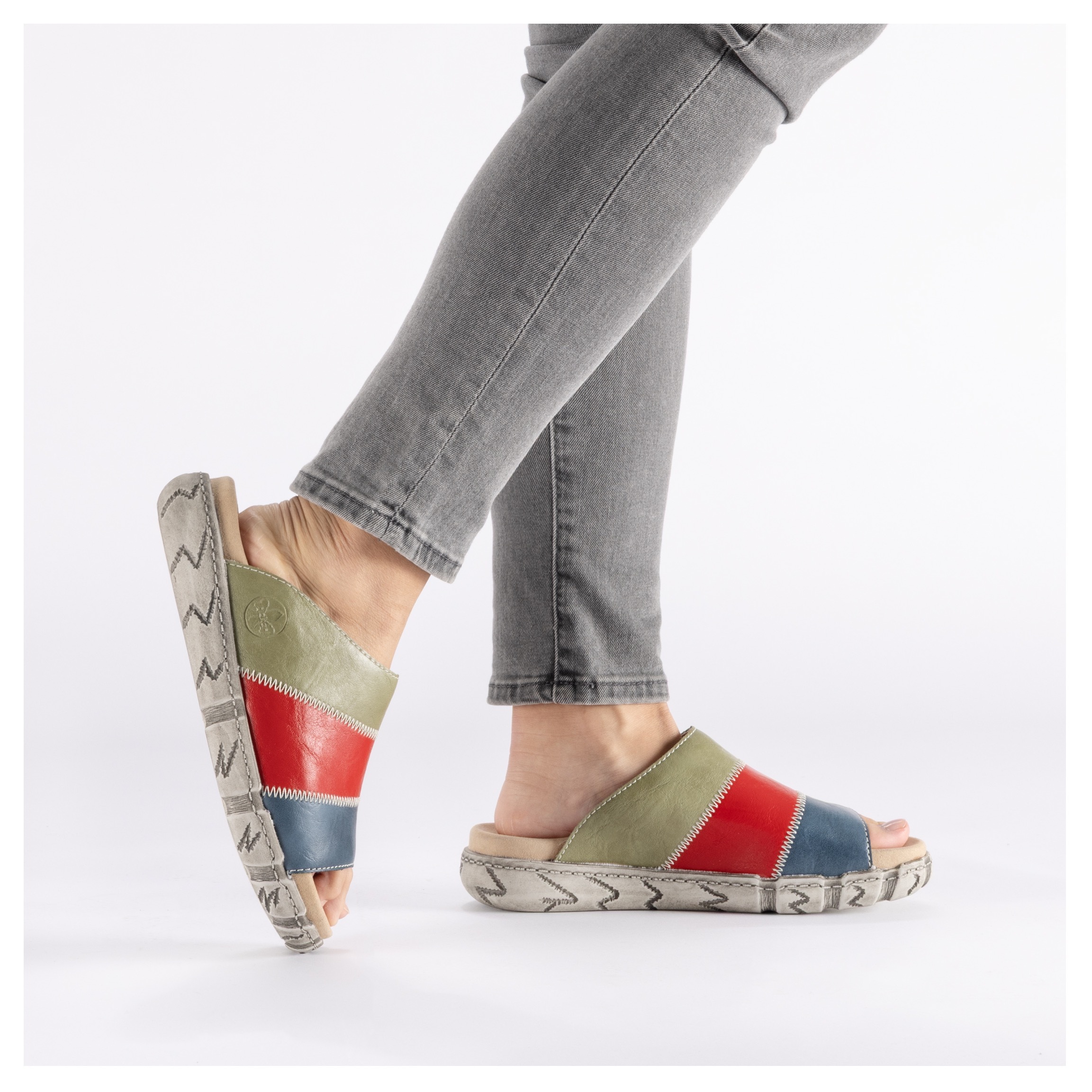 Rieker Pantolette  Sommerschuh, Hausschuh in Patchwork-Optik