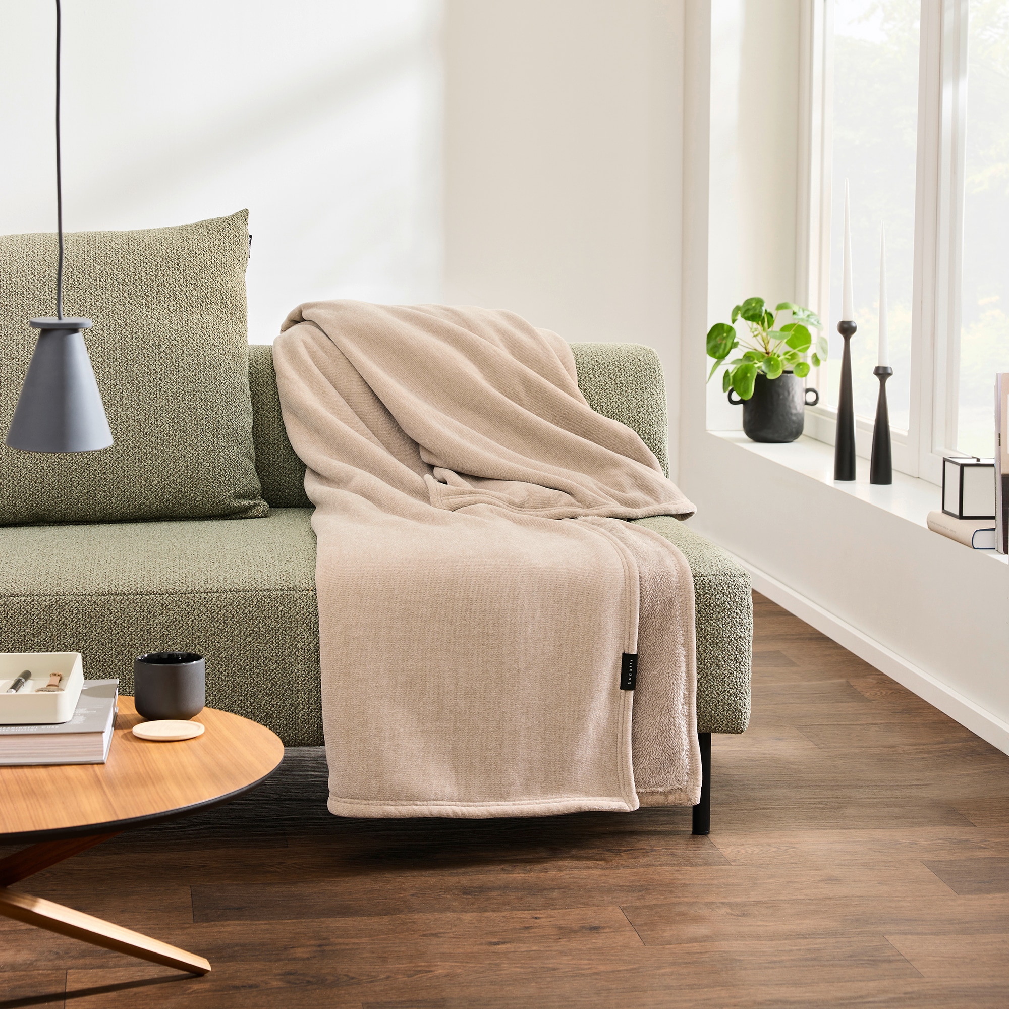 bugatti Wohndecke »bugatti Wohndecke Doppio Soft«, mit hochwertiger Haptik
