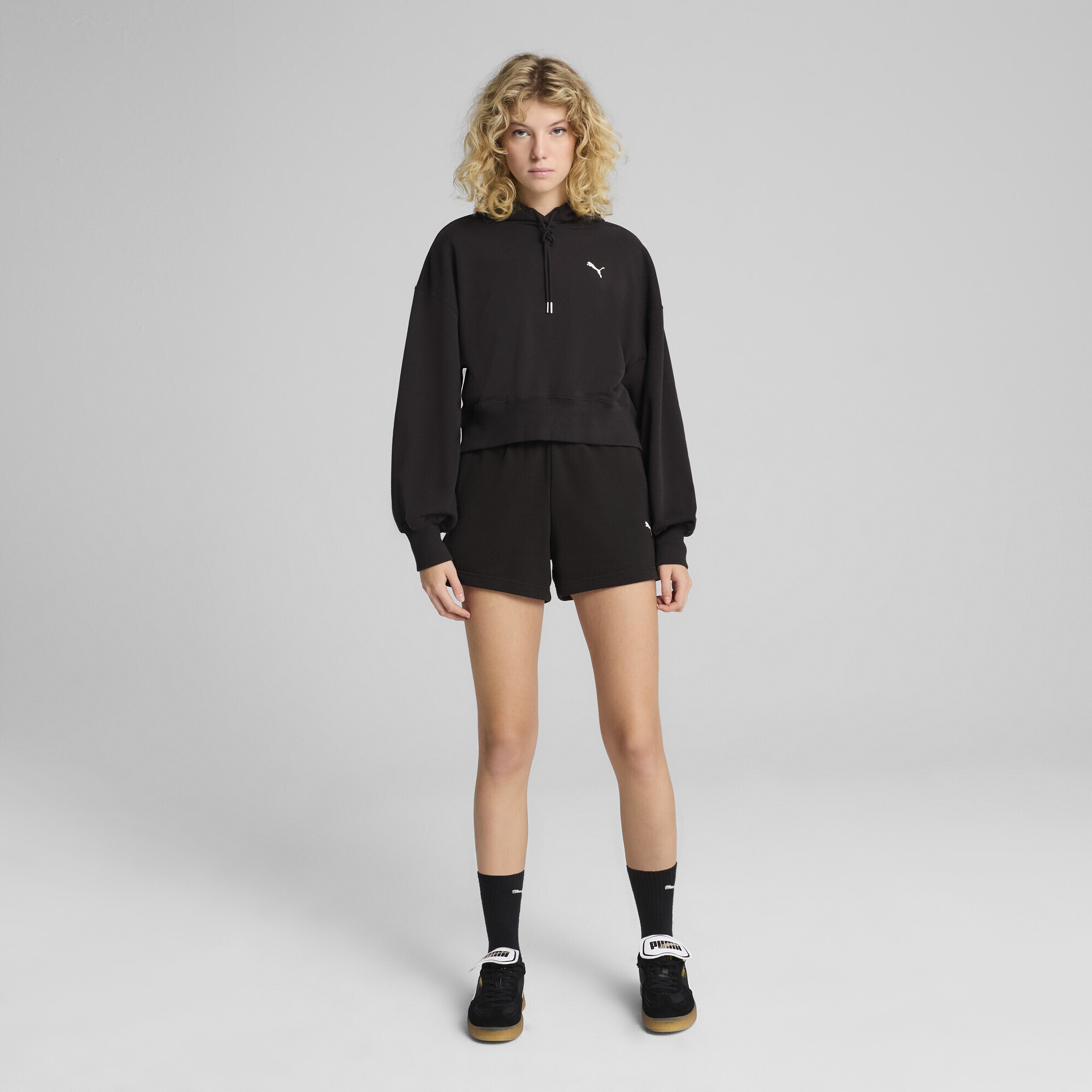 PUMA Hoodie »WARDROBE ESS Kurzer Relaxed Fit Hoodie Damen«