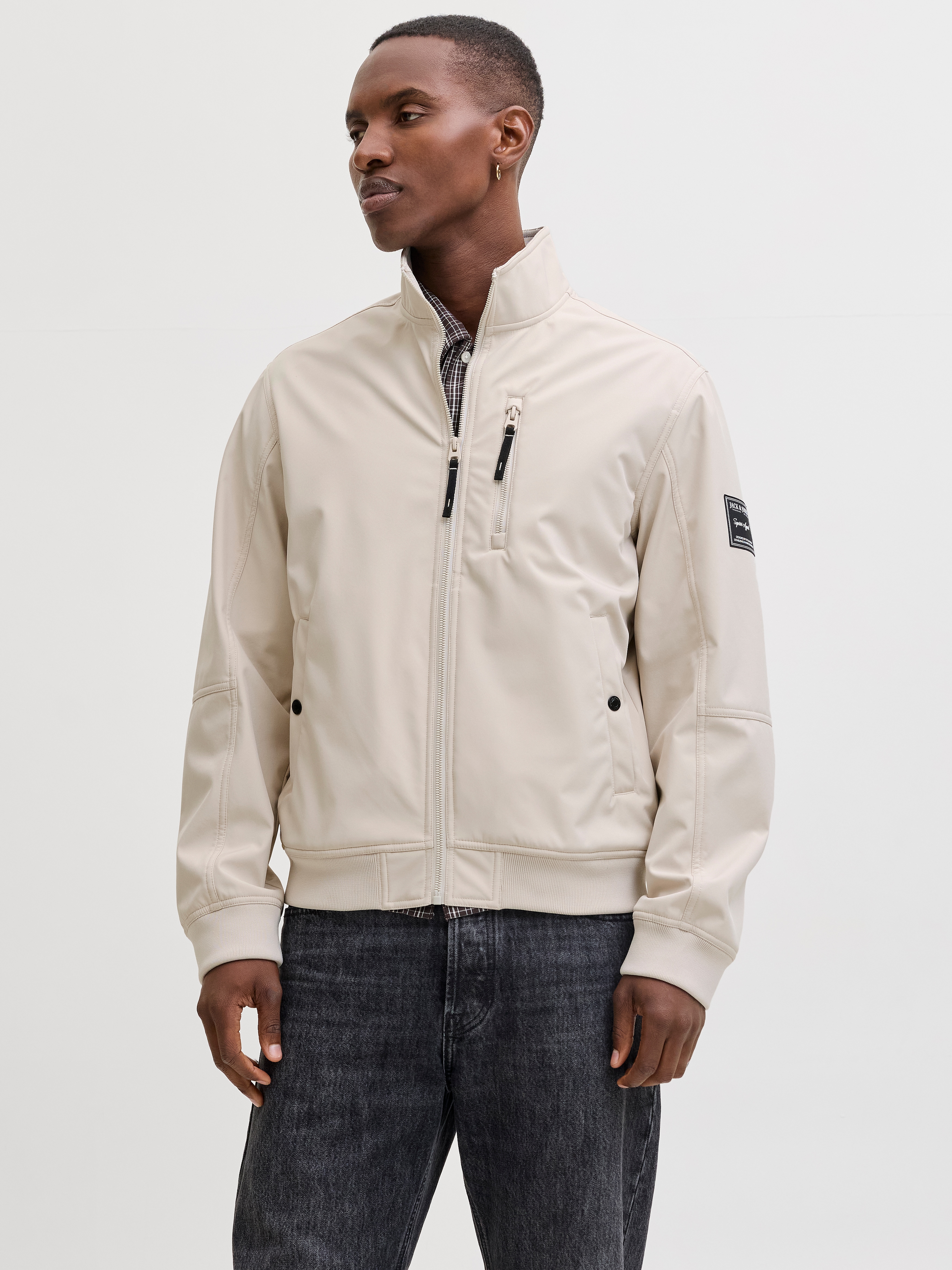 Jack & Jones Softshelljacke "JJEPARKER SOFTSHELL BOMBER SN" Softshelljacke, aus Polyester, modischer Fit, mit Brust-Reißverschluss