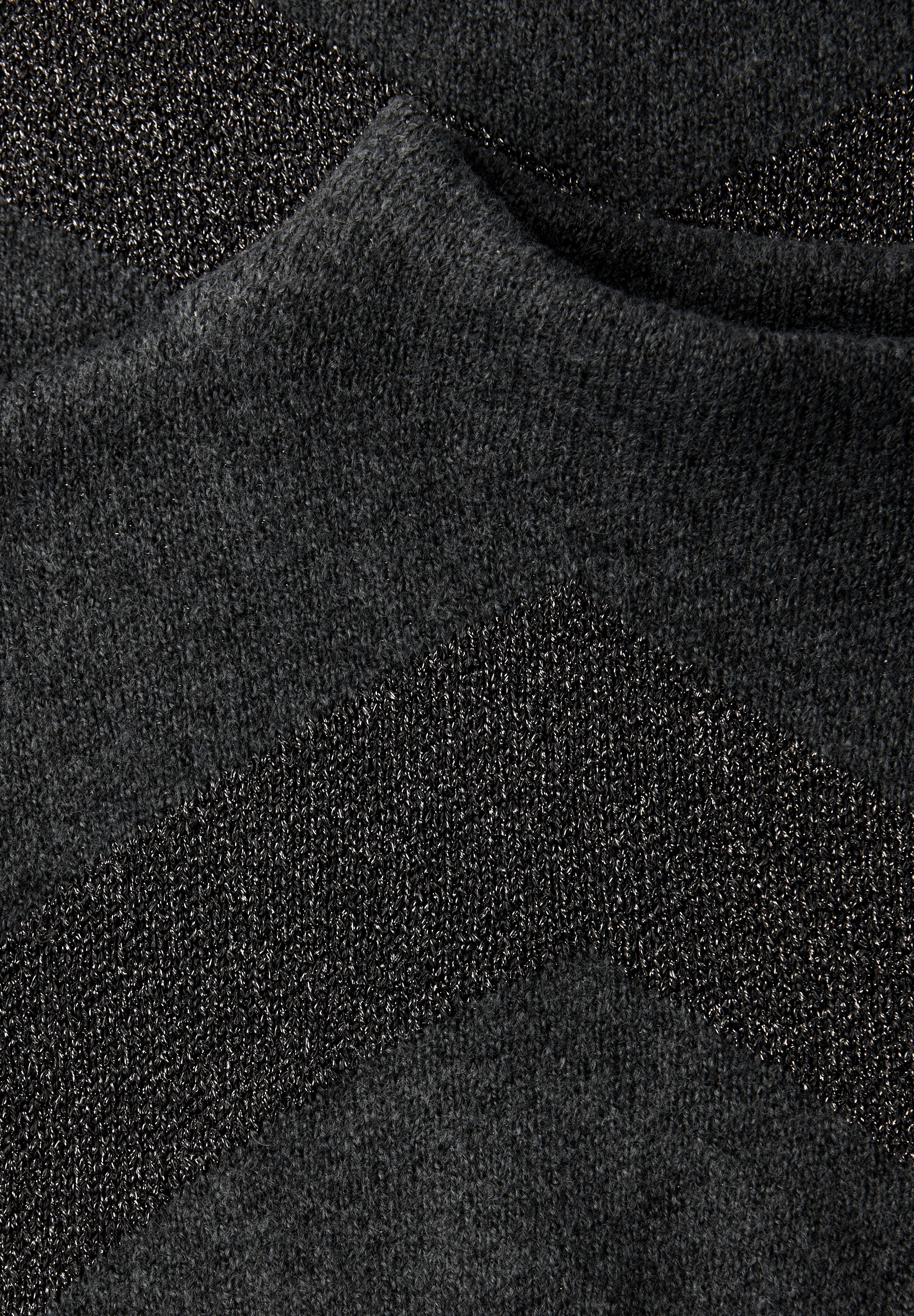 STREET ONE Stehkragenpullover mit Glitzerdetails und grafischem Muster