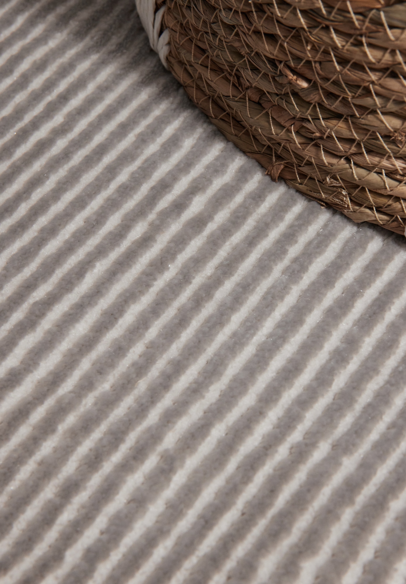 ELLE DECORATION Teppich »Dolomite«, rechteckig, 9 mm Höhe, Wohnzimmer, Schlafzimmer, Läufer, Hoch-Tief Effekt, Flur, Glanz