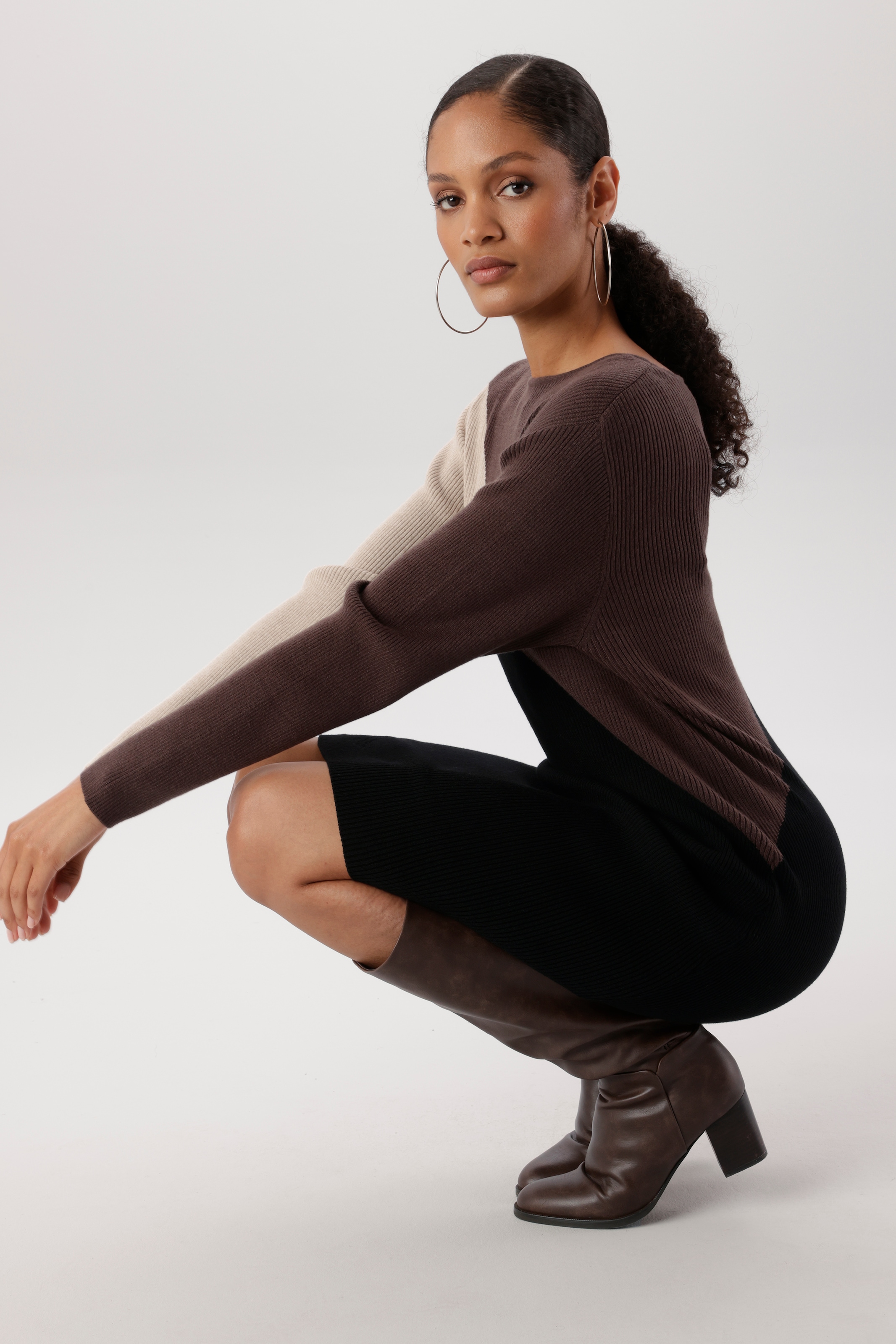 Aniston SELECTED Strickkleid aus feinem und weichem Rippstrick - NEUE KOLLEKTION