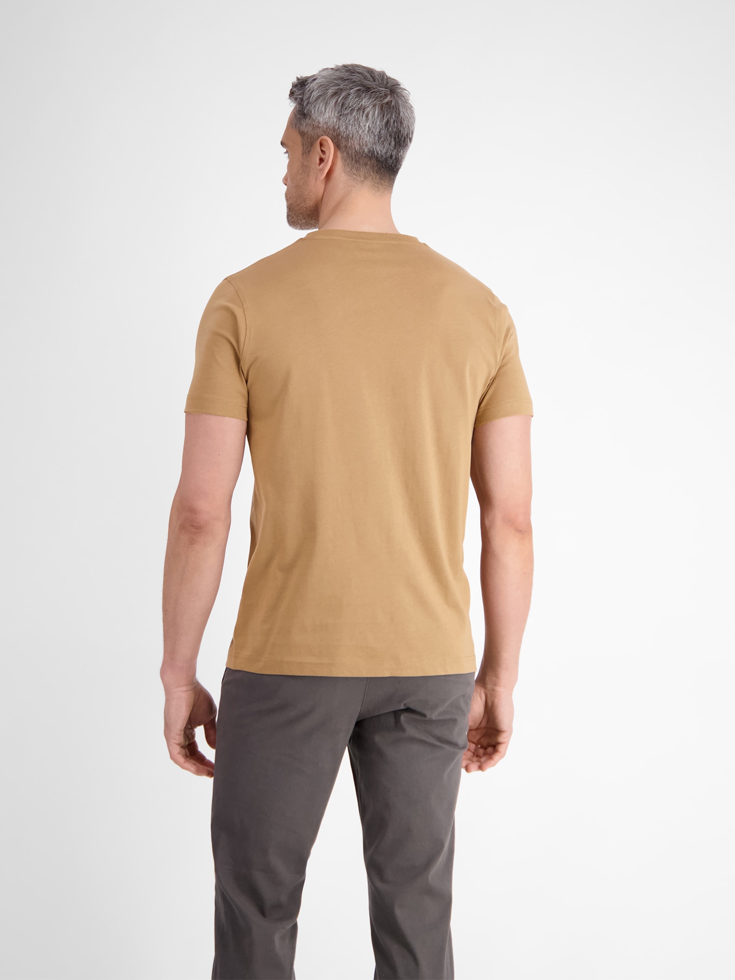 LERROS T-Shirt »LERROS Basic T-Shirt mit Logostitck, unifarben«