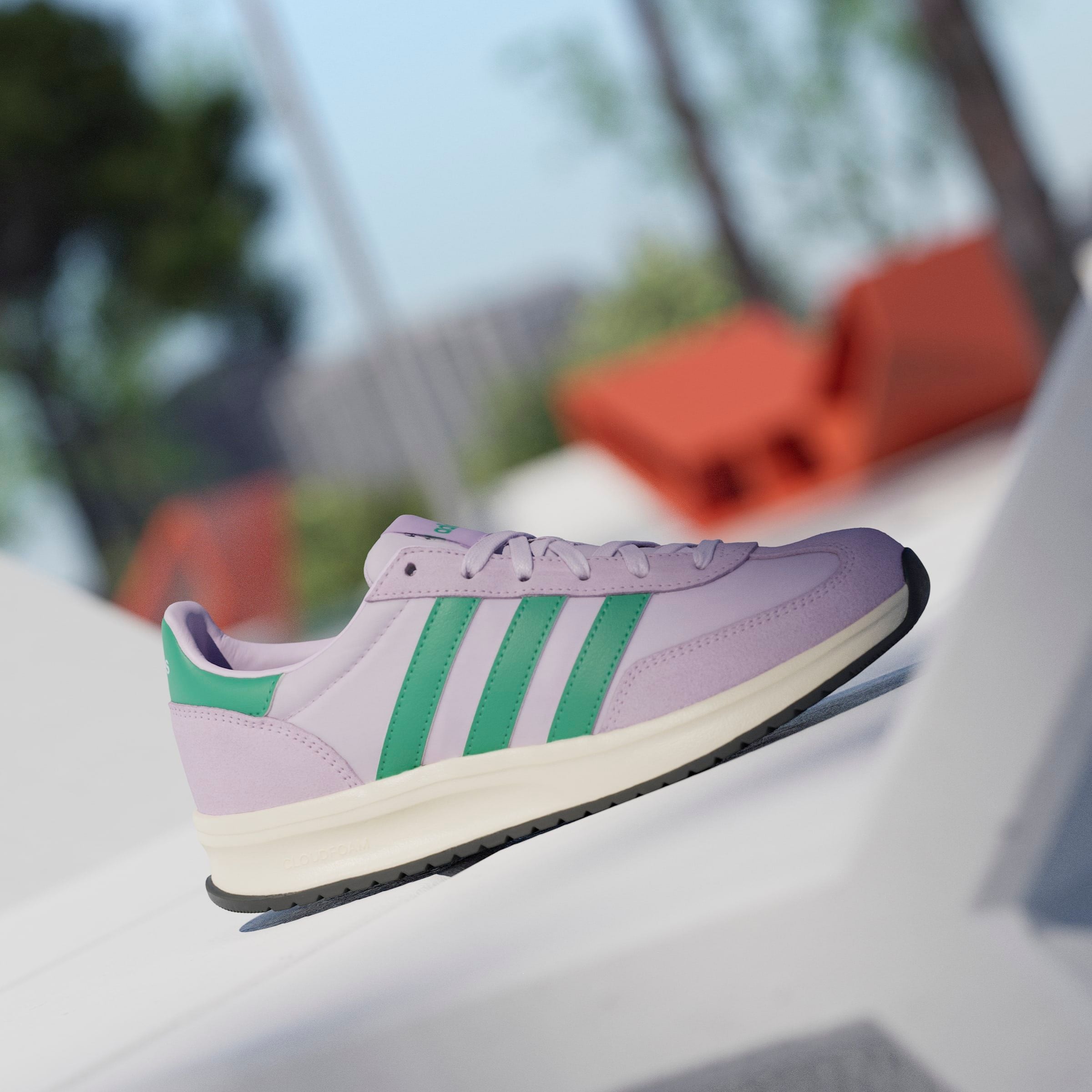 adidas Sportswear Sneaker »RUN 70S 2.0«, inspiriert vom Design des SL72