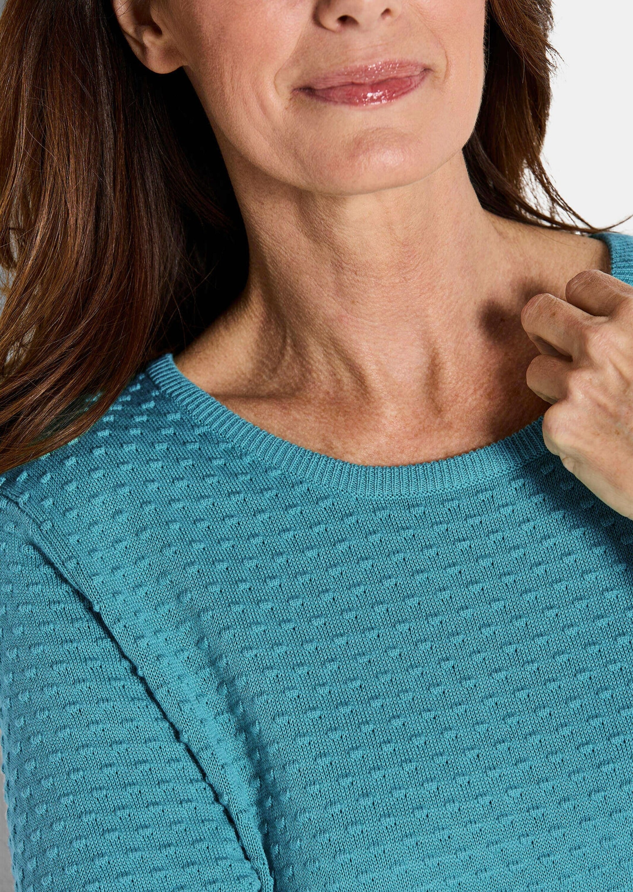 GOLDNER Rundhalspullover »Kurzgröße Strickpullover mit Pünktchenmuster«