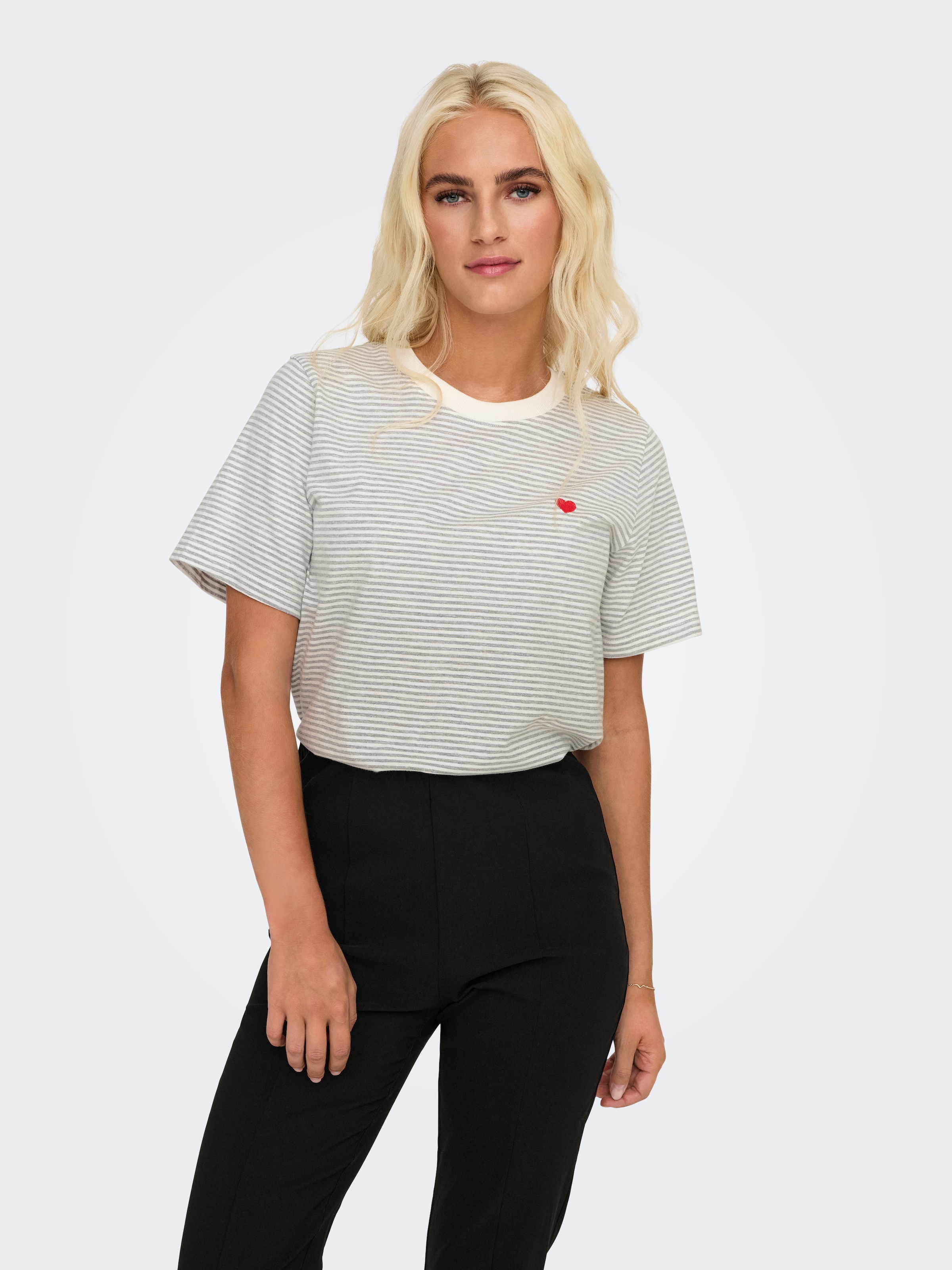 JDY Kurzarmshirt "JDYPISA S/S PRINT TOP JRS NOOS", mit Herz Stickerei günstig online kaufen