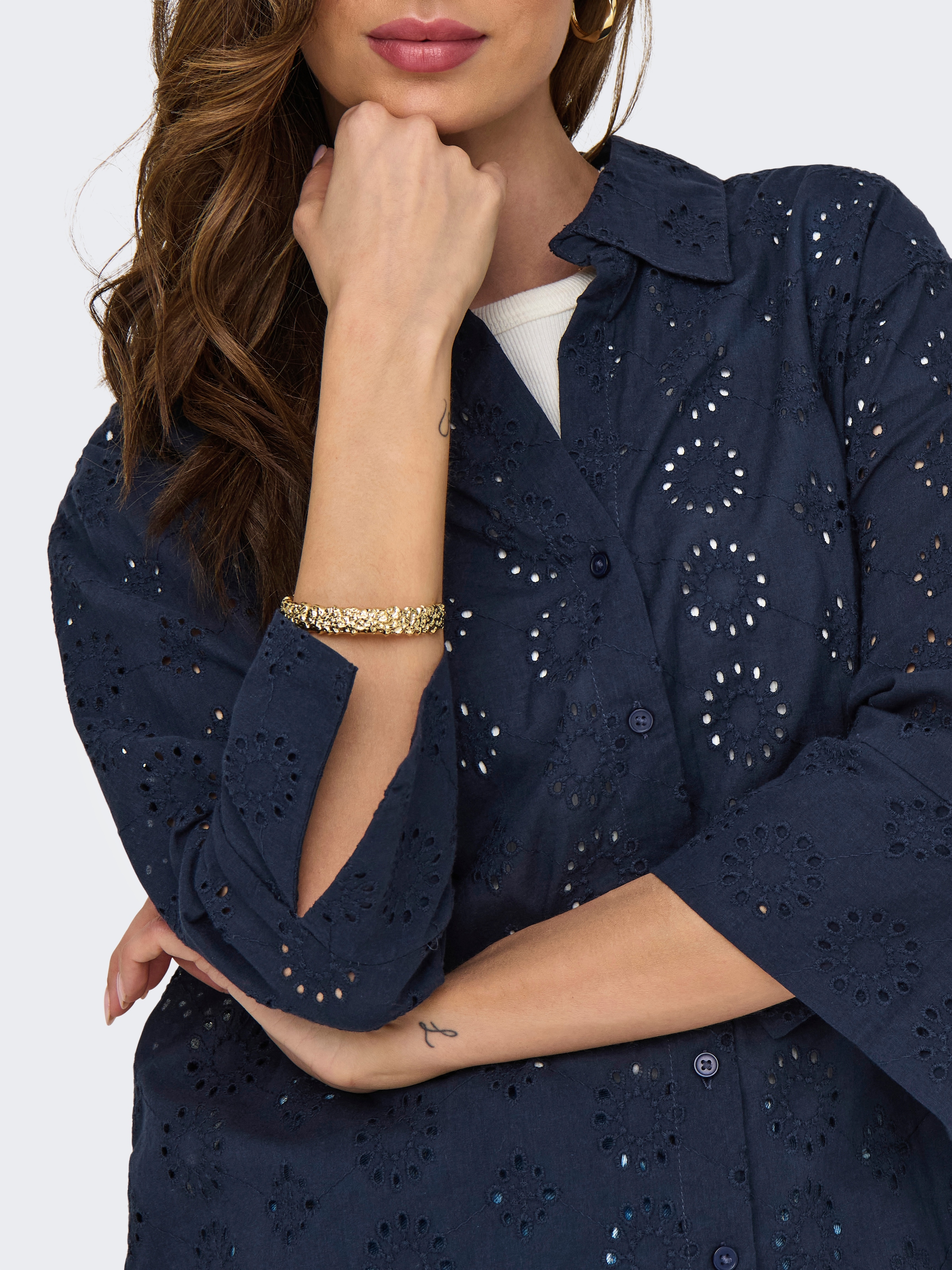 JDY Hemdbluse »JDYTALLIE 3/4 LONG SHIRT WVN NOOS«, mit Lochstickerei-Detail