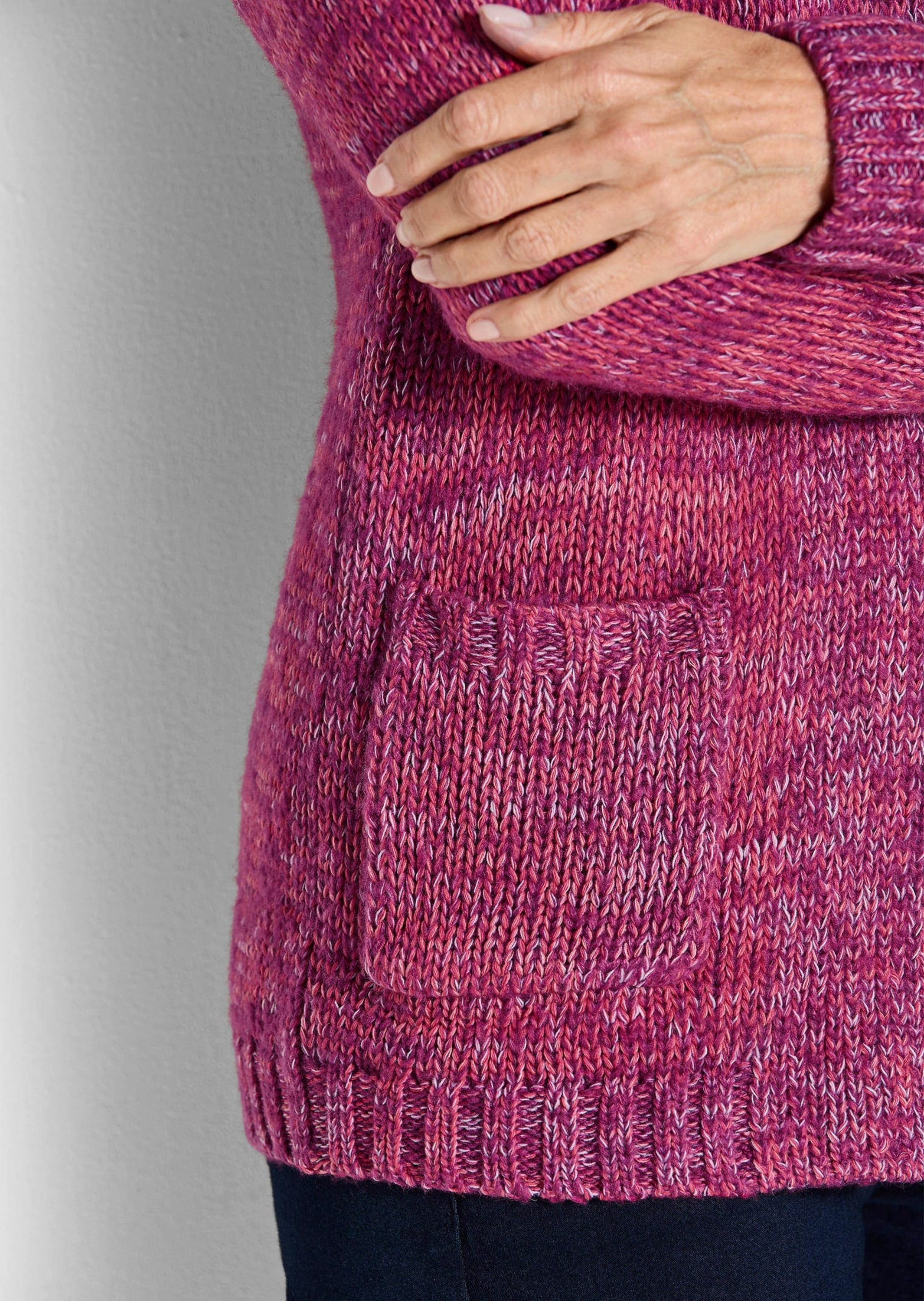GOLDNER Strickjacke »Kurzgröße Strickjacke mit aufgesetzten Taschen«