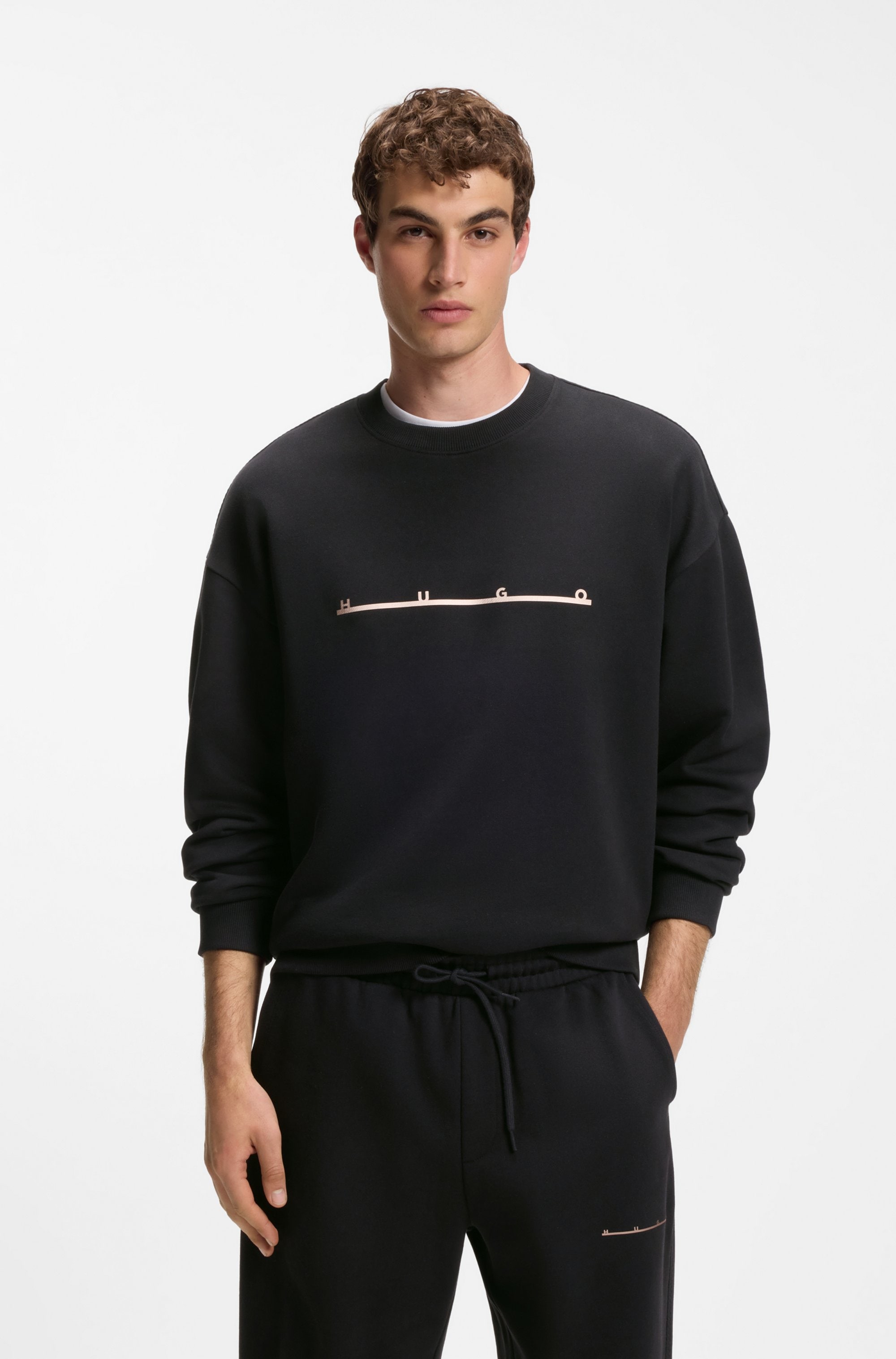 HUGO Sweatshirt "Datrisweat", Rundhalsausschnitt, Relaxed Fit, reine Baumwolle