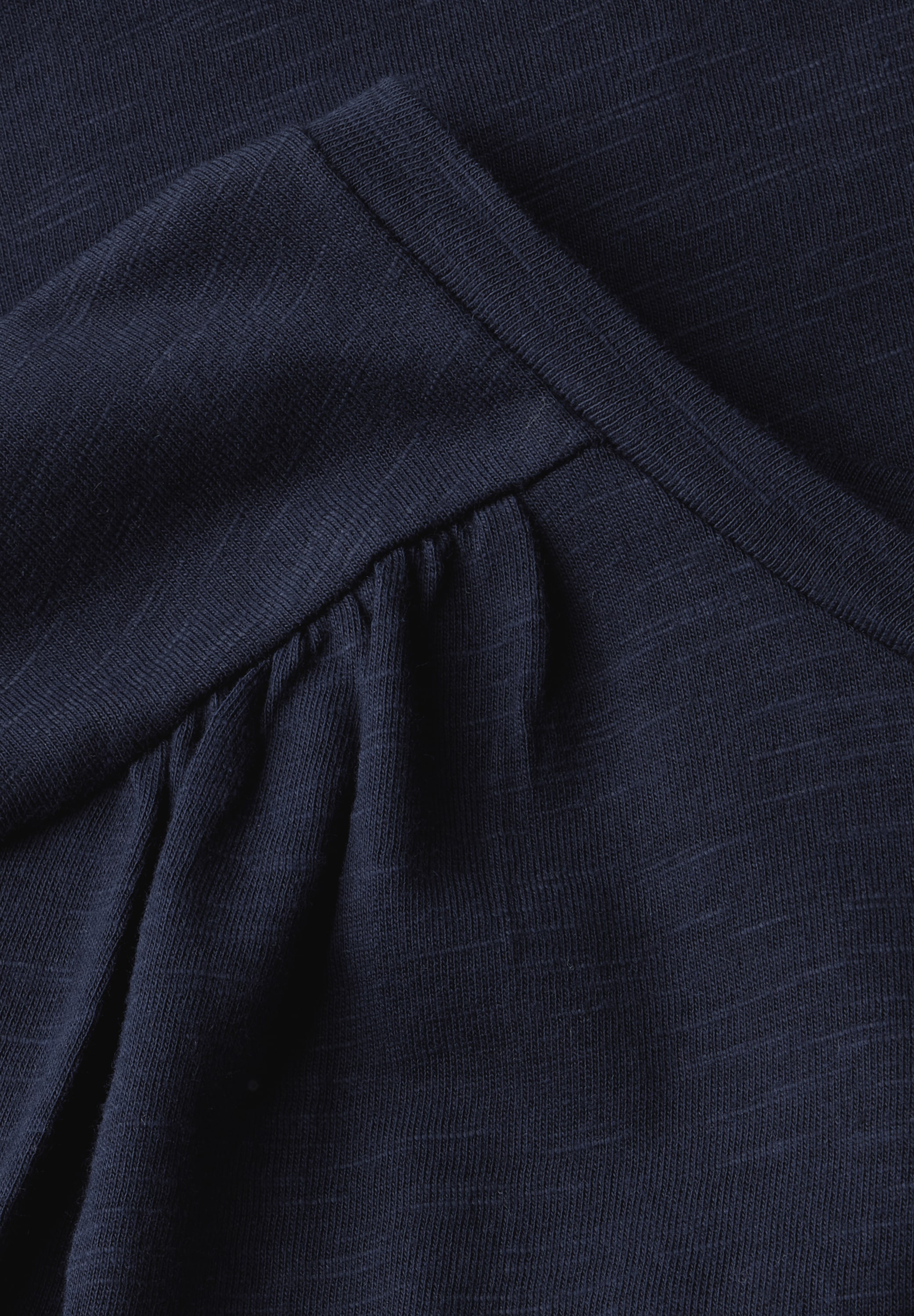 STREET ONE T-Shirt, mit Seitlichen Einschlitzen am Saum