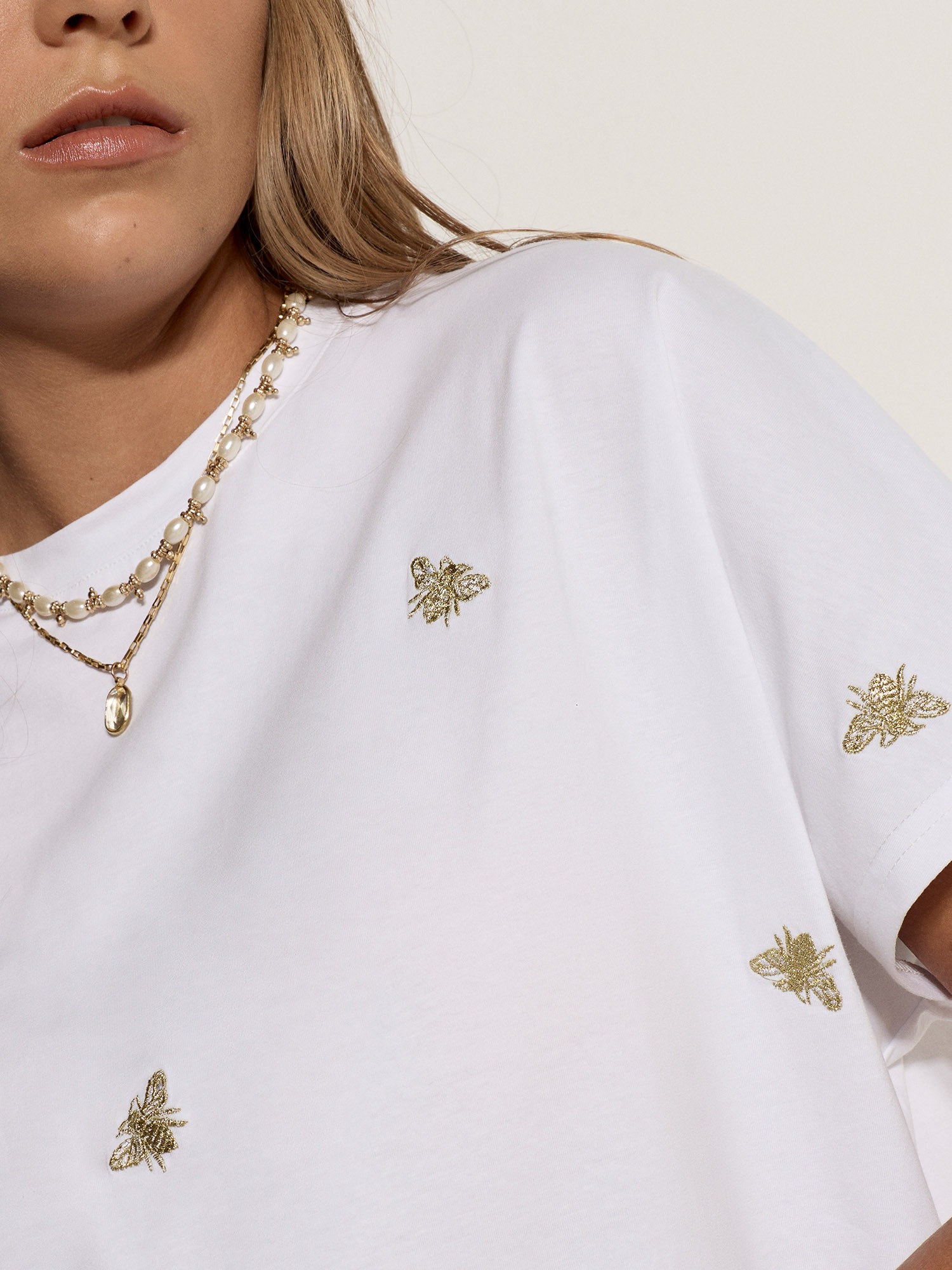 Apricot Shirttop »T-shirt« mit goldener Bienenstickerei