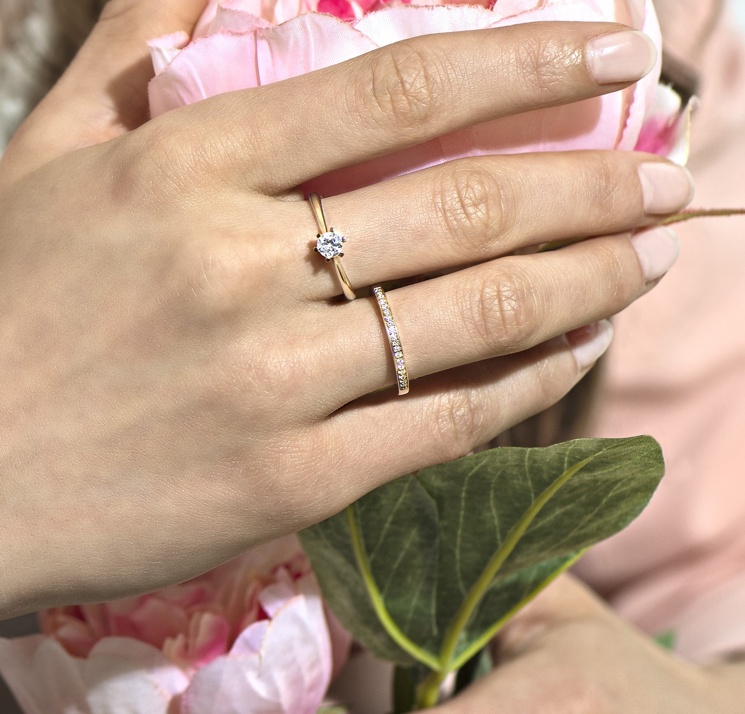 ONE ELEMENT Diamantring »0.09 ct Diamant Brillant Memoire Ring«, aus 585 Gelbgold – stilvoll & feminin – für die besonderen Augenblicke