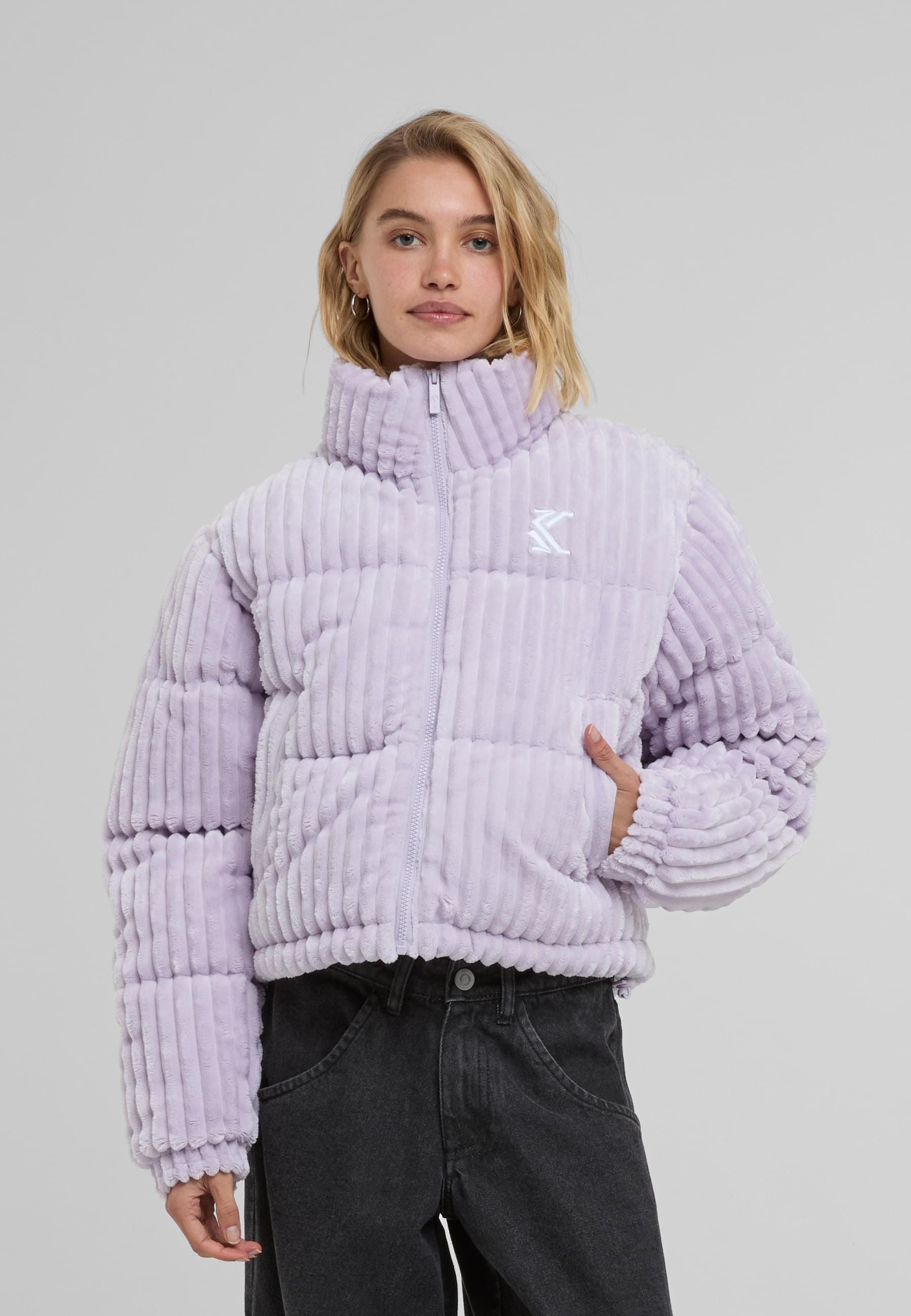 Karl Kani Winterjacke »Karl Kani KK Og Fuzzy Corduroy Short Puffer Jacket«, (1 St.), ohne Kapuze