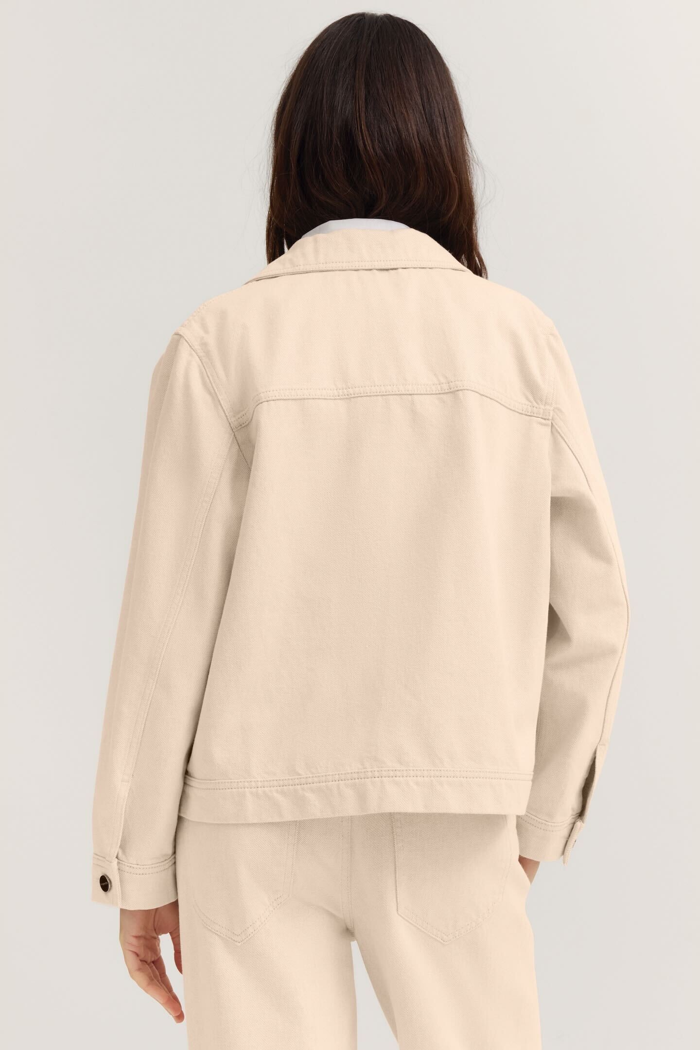 bugatti Jeansjacke »Loose Fit« aus Baumwolle mit Hemdkragen