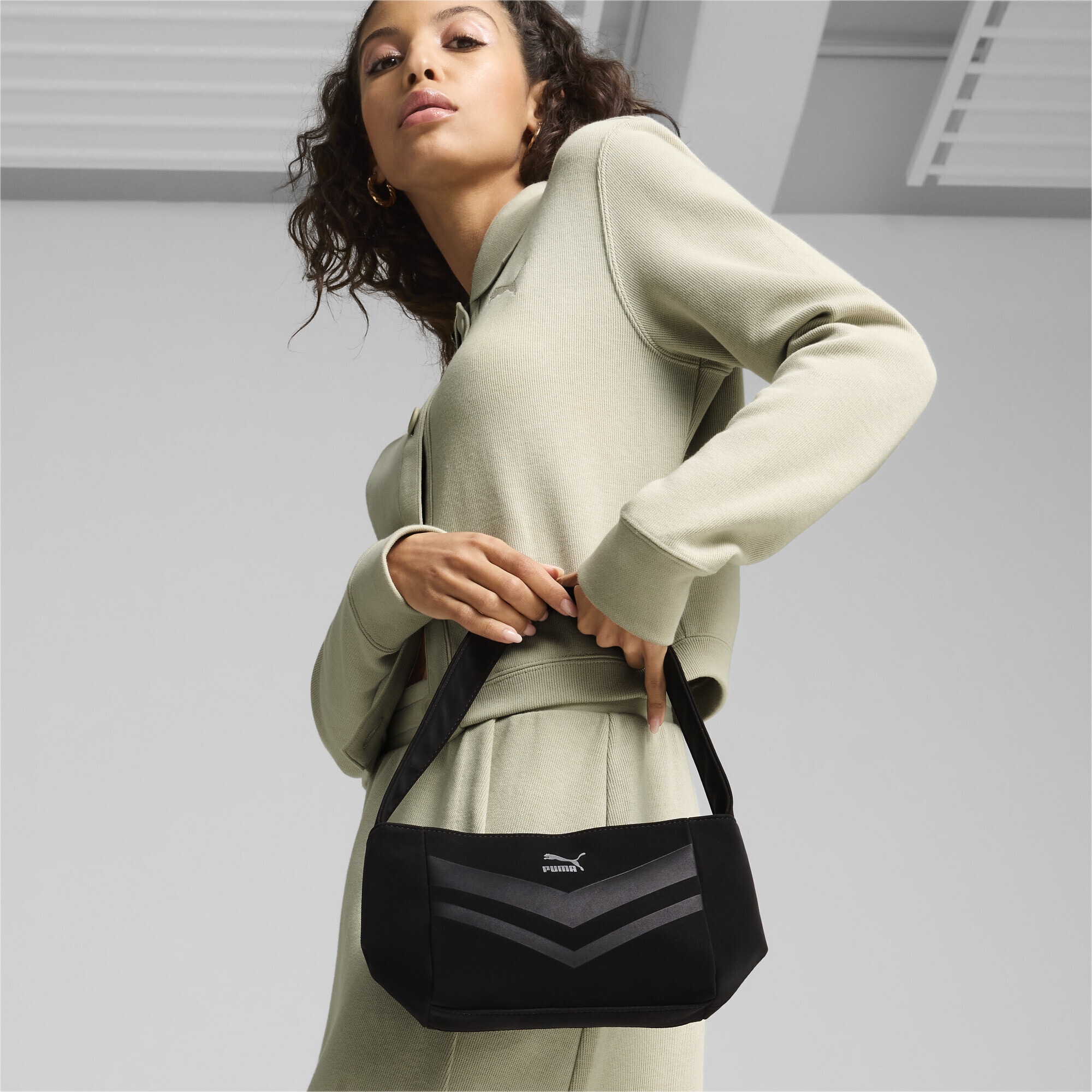 PUMA Handtasche »Classics Kleine Handtasche Damen«