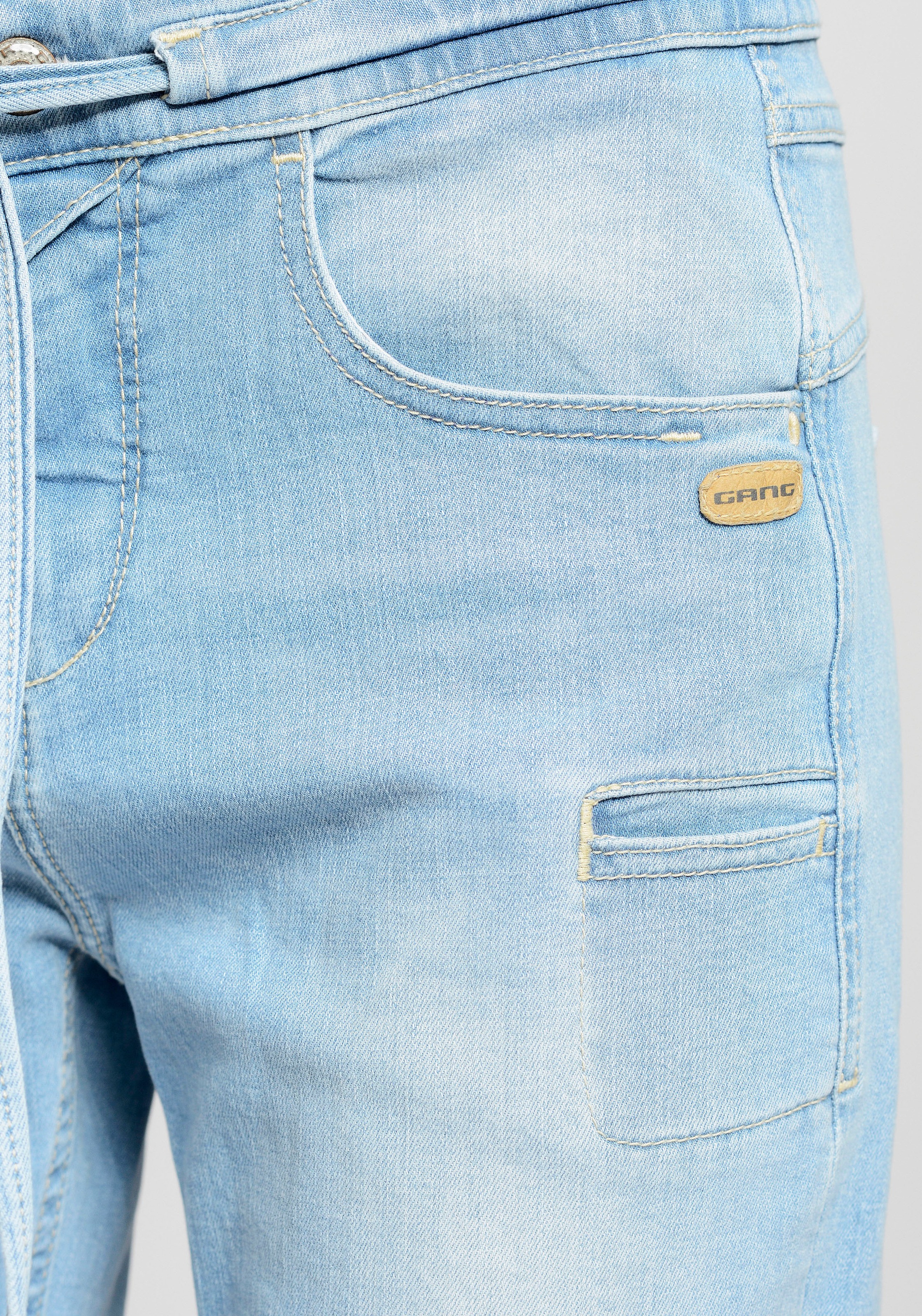 GANG Relax-fit-Jeans »94AMELIE Bindeband und bestellen | dezenten BAUR für JOGGER«, Destroyed-Effekten mit