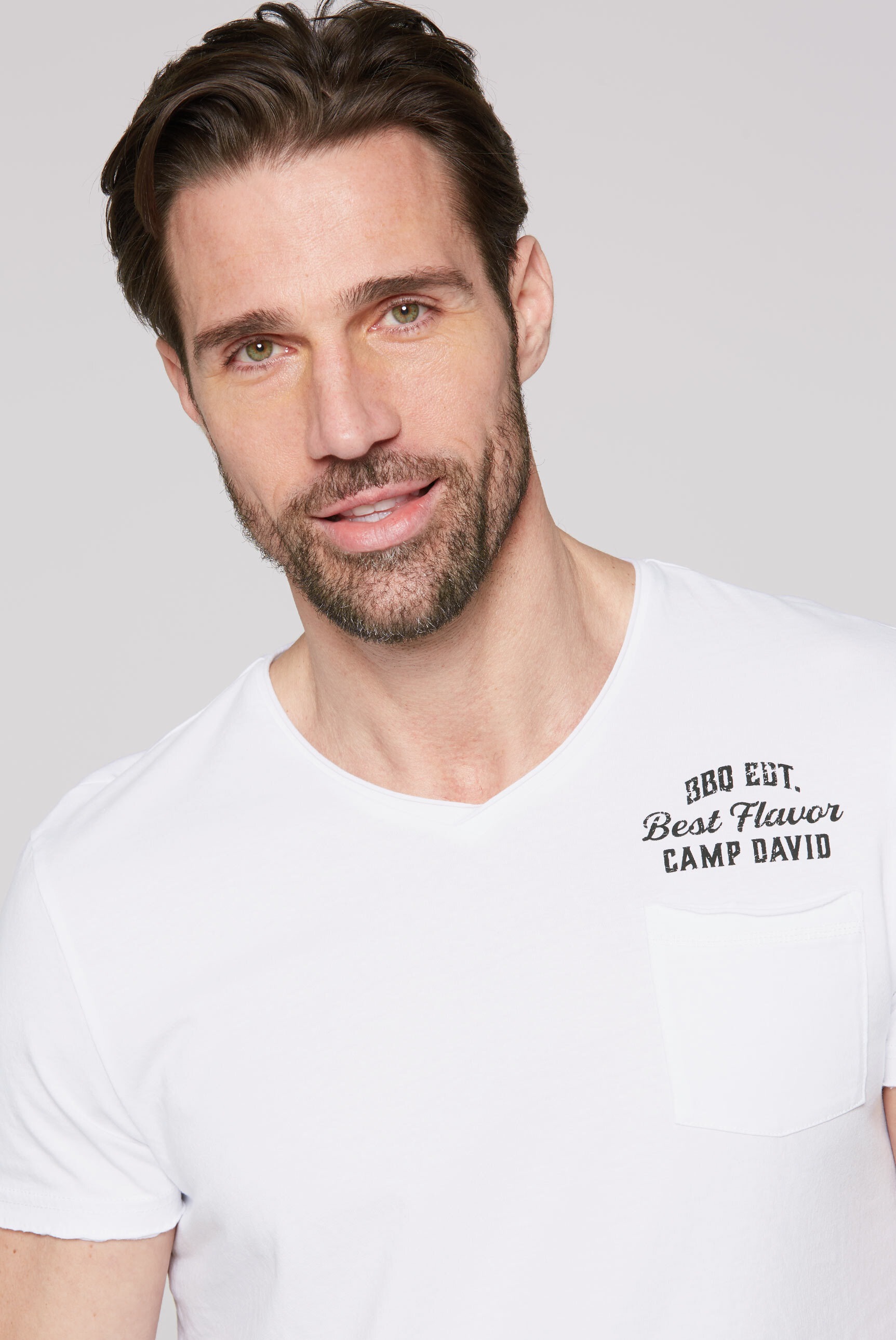 CAMP DAVID V-Shirt, mit Brusttasche