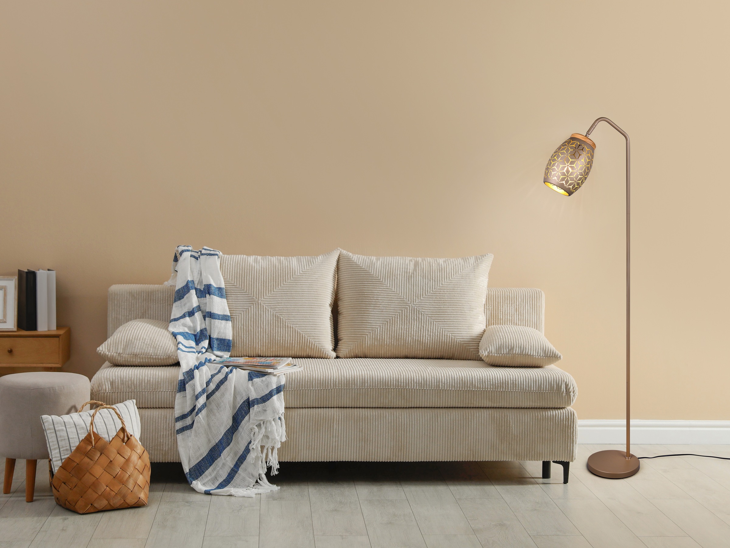 REALITY Leuchten Stehlampe »BIDAR, Stehleuchte Höhe 147 cm mit Fußschalter, exkl 1x E27 max 10W«, 1 flammig, Leuchtmittel E27 | Leuchtmittel wechselbar, Metall-Lampenschirm mit Lasercut Muster und Holz-Dekoelement
