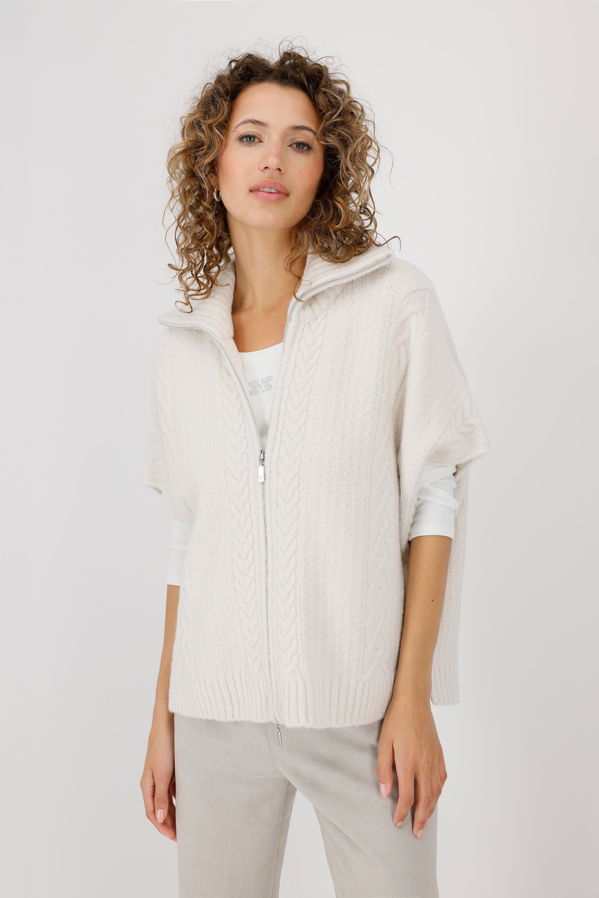 Monari Strickcape "Jacke Strickcape Zopf", Mit Rundhalsausschnitt günstig online kaufen
