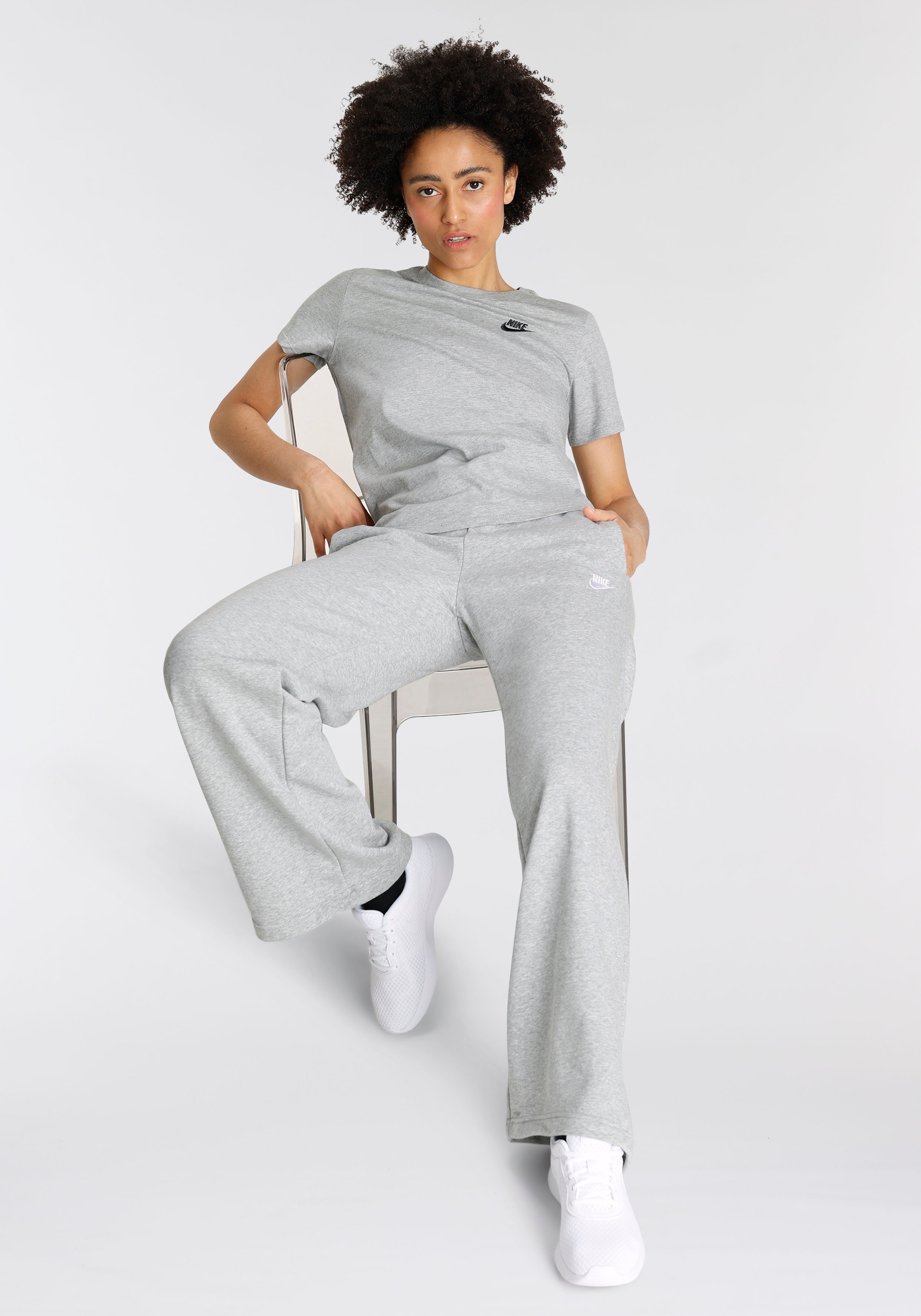T-Shirt NIKE SPORTSWEAR "W NSW CLUB SS TEE", Damen, Gr. XL, grau (dk grau heather), Jersey, Obermaterial: 100% Baumwolle, normal, Rundhals, Shirts T-Shirt 4