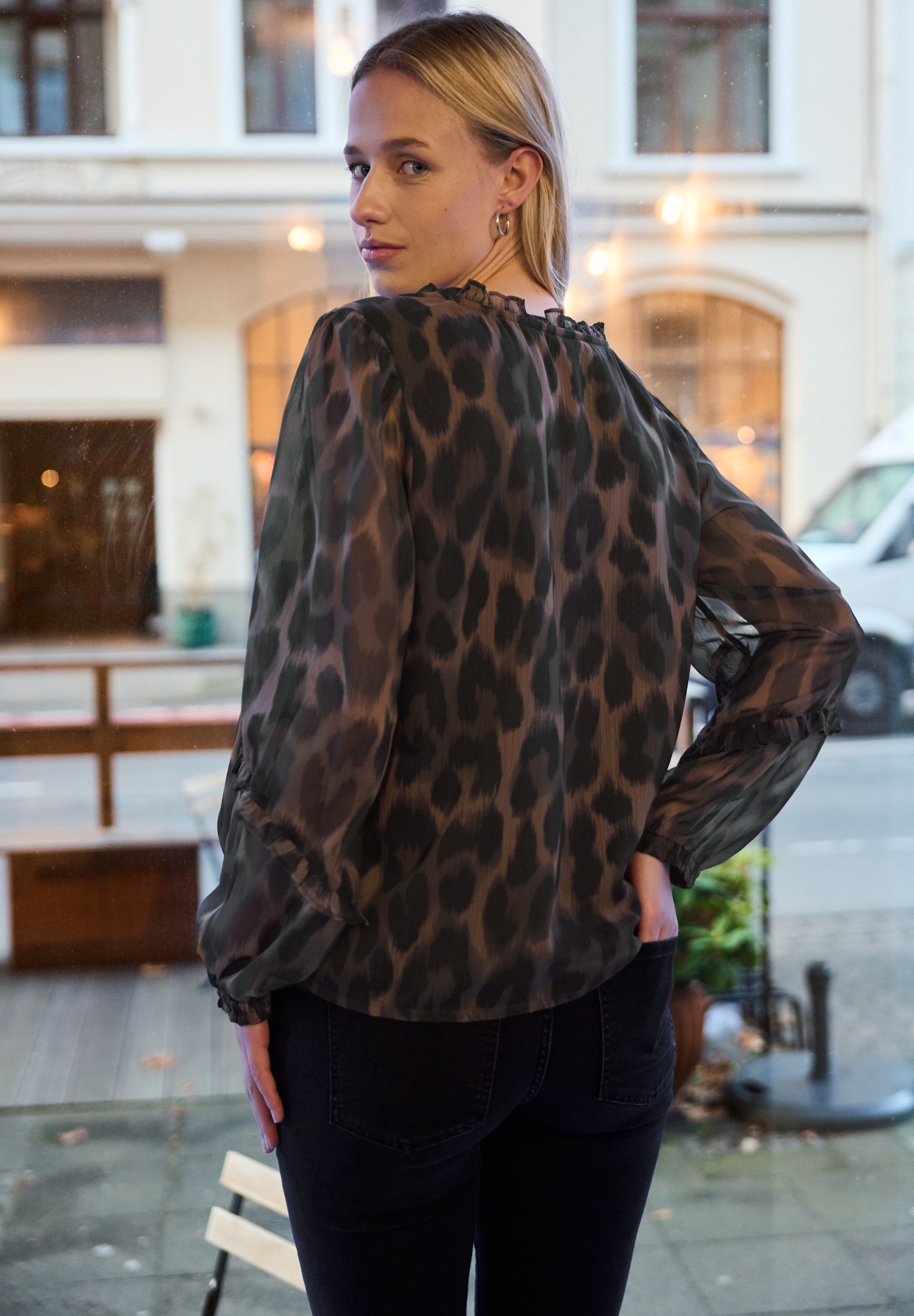 STREET ONE STUDIO Langarmbluse mit V-Ausschnitt günstig online kaufen