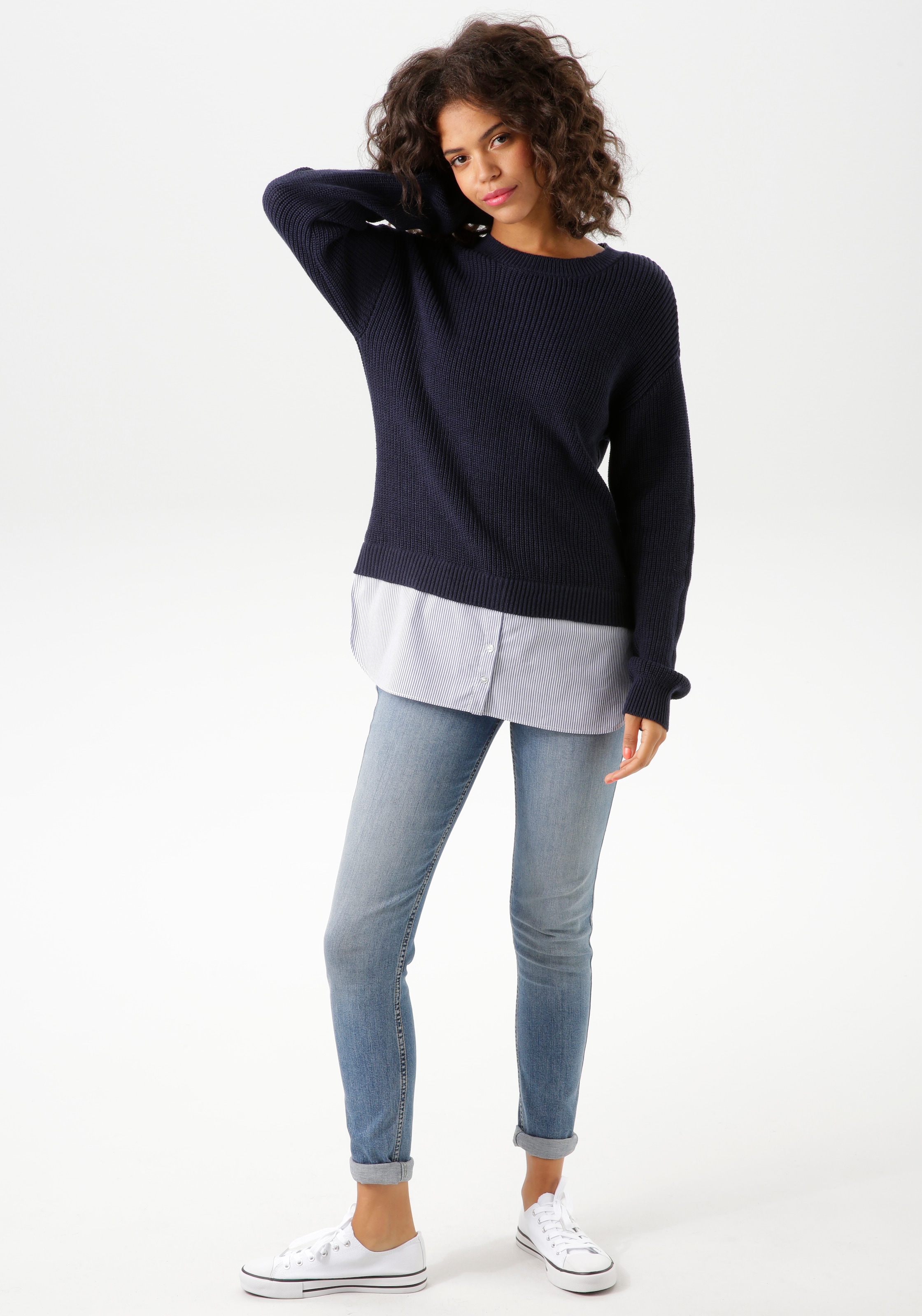 Aniston CASUAL Strickpullover, mit gestreiftem Bluseneinsatz am Saum - NEUE KOLLEKTION