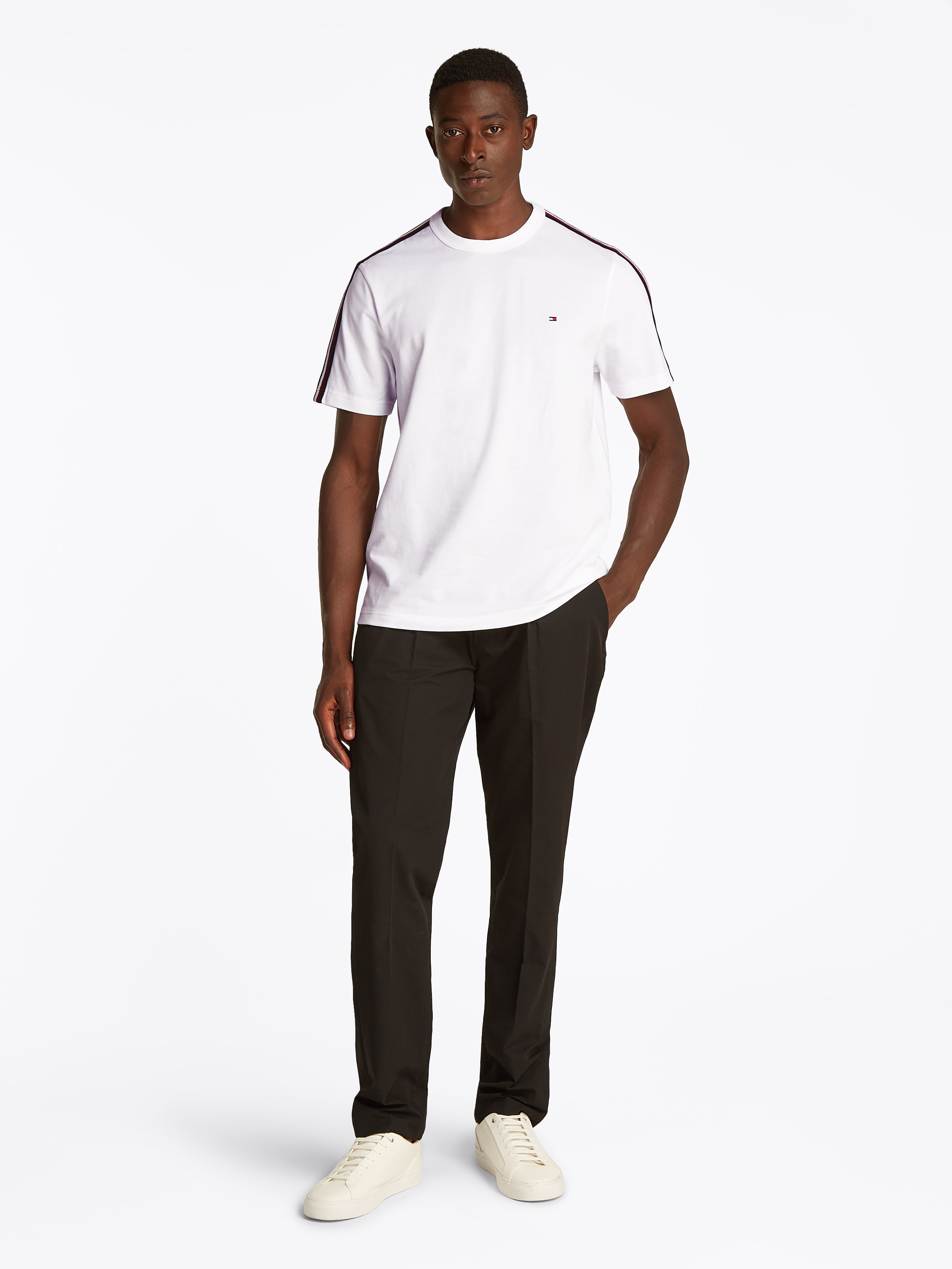 Tommy Hilfiger Kurzarmshirt »GLOBAL STRIPE TAPE TEE«, Mit Rundhalsausschnitt