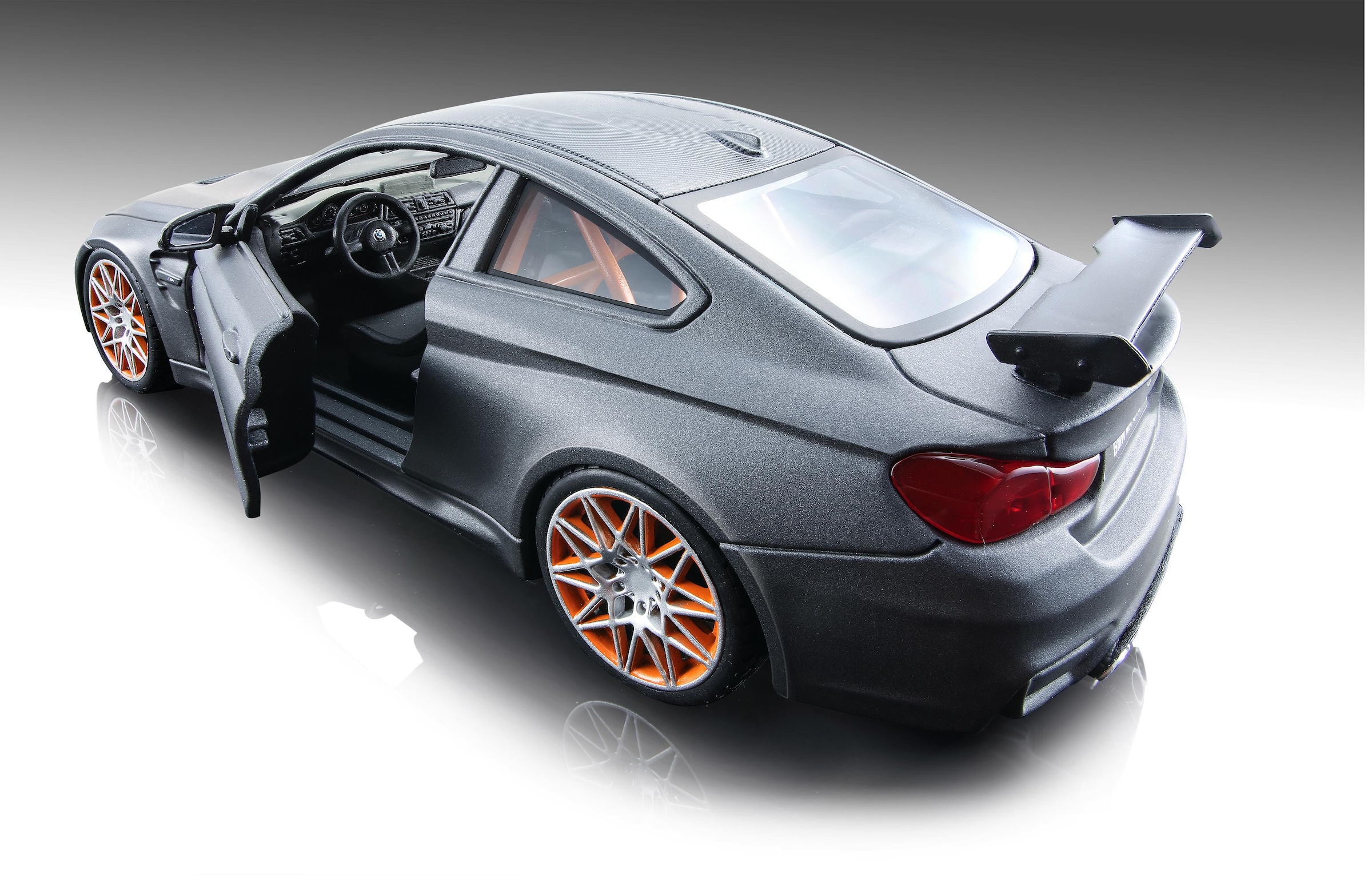 Maisto® Sammlerauto »BMW M4 GTS, 1:24, metallic grau«, 1:24, aus Metallspritzguss