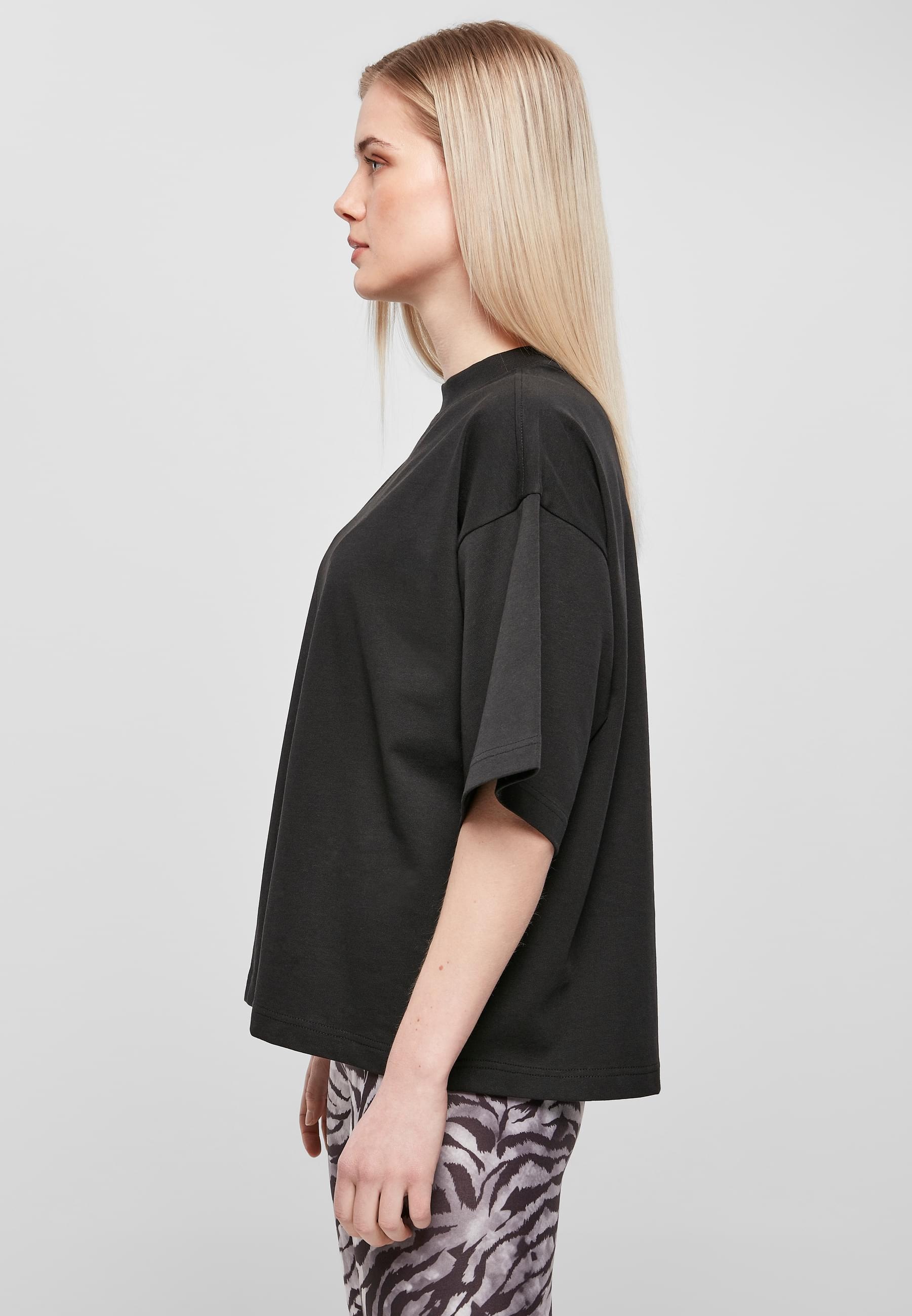 URBAN CLASSICS Kurzarmshirt »Urban Classics Damen Ladies Organic Heavy Tee«, (1 tlg.)