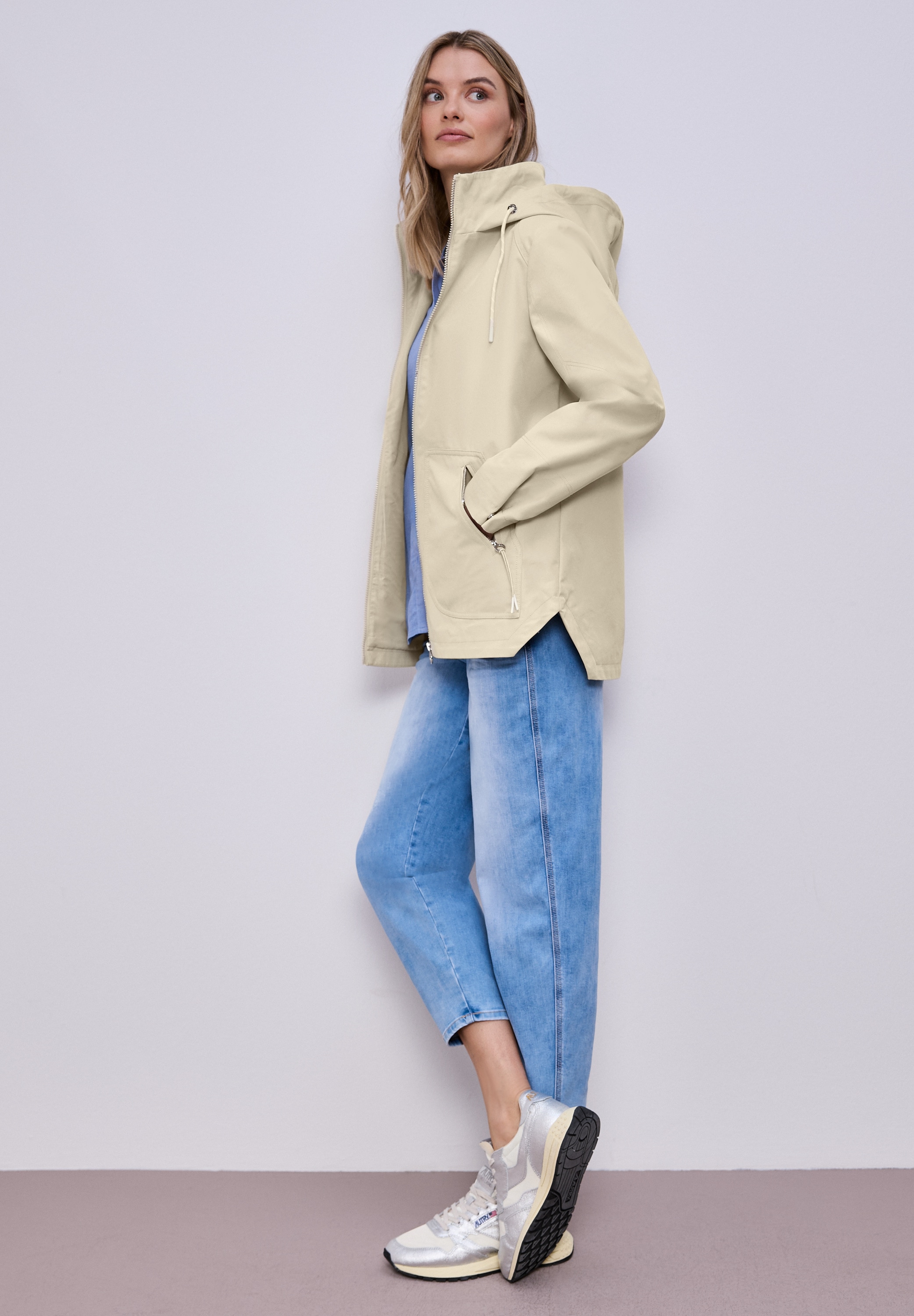 STREET ONE Parka mit Kapuze mit seitlichen Zipper‑Taschen und Nieten‑Details an den Ärmeln