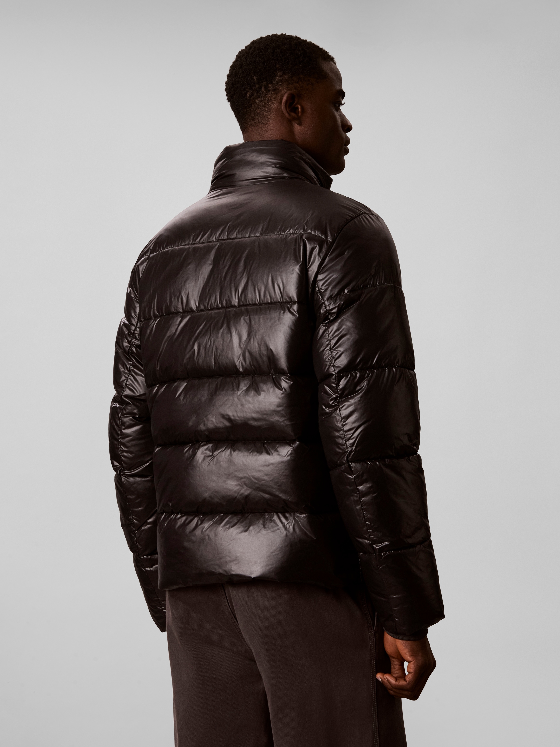 Calvin Klein Jeans Steppjacke »HIGH SHINE NYLON PUFFER« ohne Kapuze Regular fit mit Stehkragen