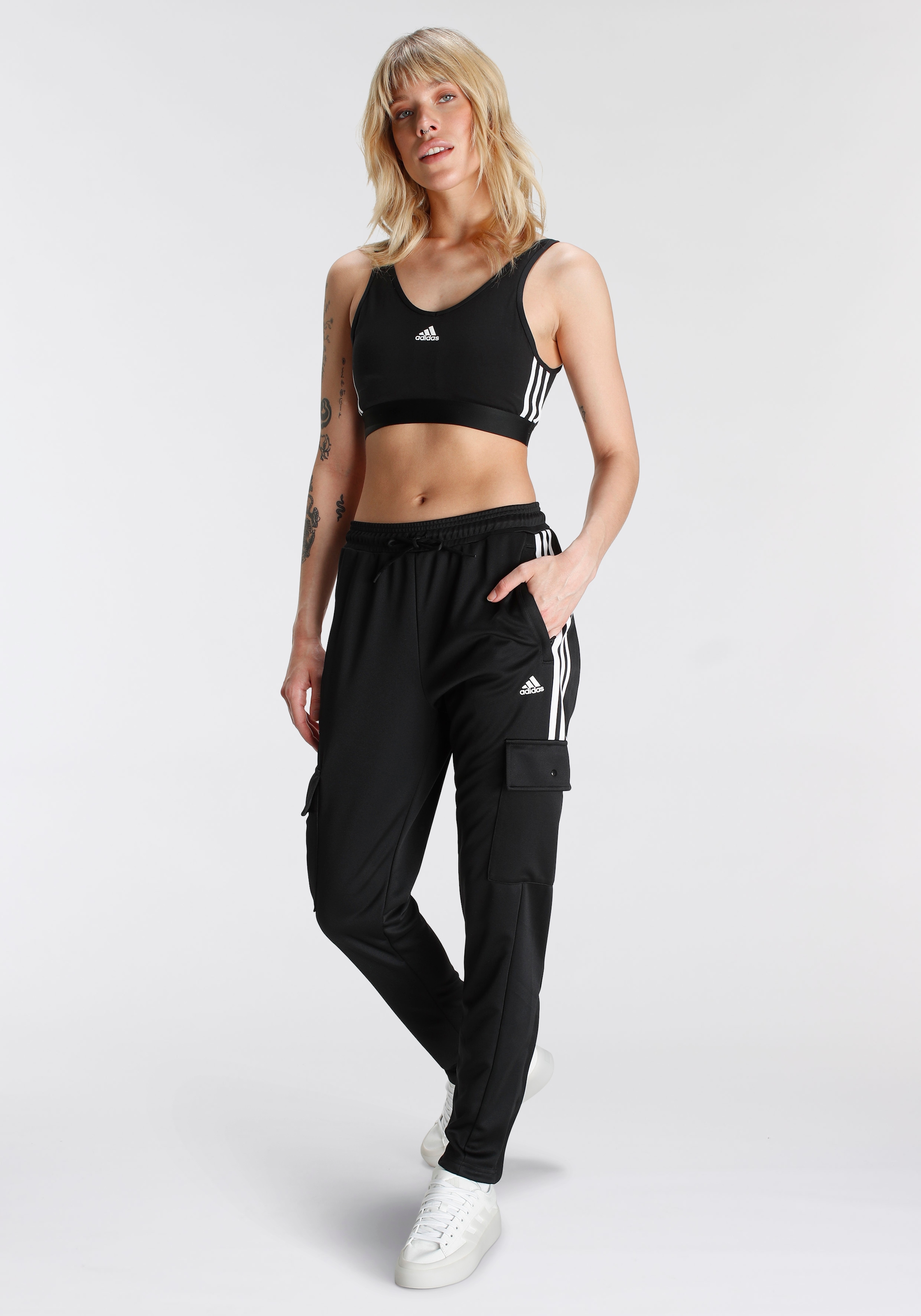 adidas Sportswear Tanktop »ESSENTIALS REMOVABLE PADS 3STREIFEN CROPTOP«