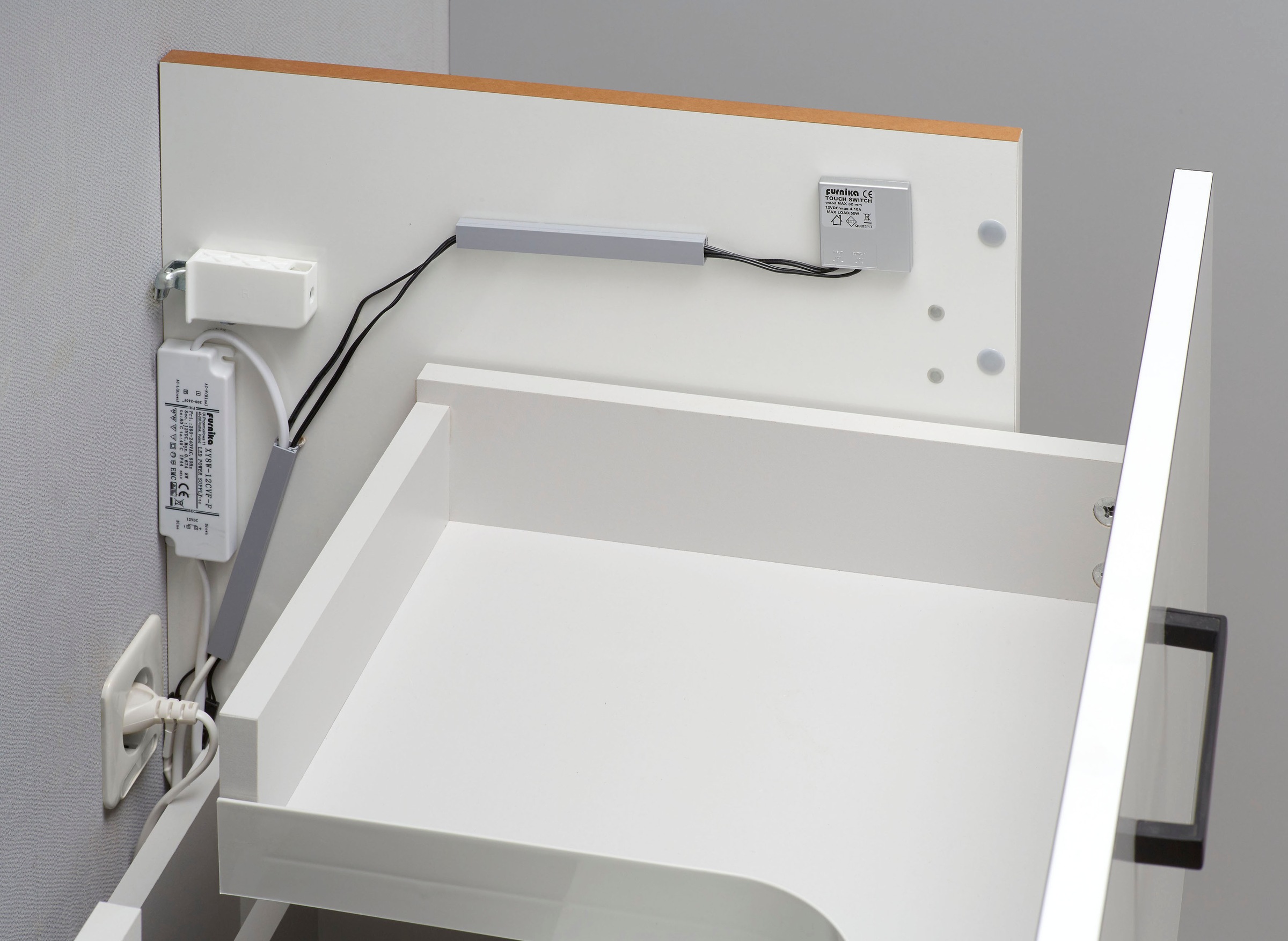 Saphir Einbauleuchte »Quickset Beleuchtungs-Set inkl. Trafo und Touchsensor, 60 cm breit«, für Waschtischunterschränke, Spiegelschränke, 275LM, 230V, kaltweiß
