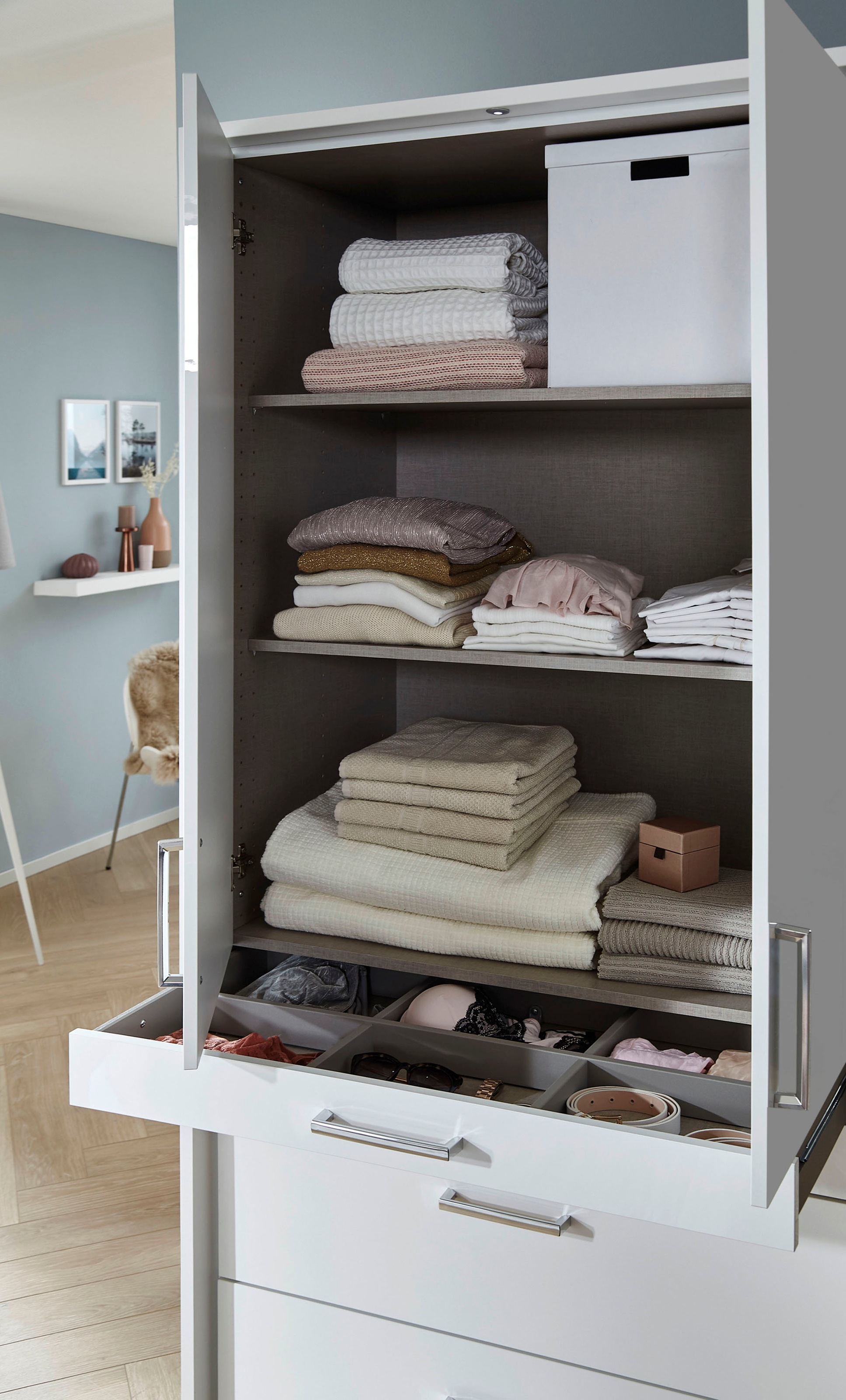 rauch Schrank-Set »Kleiderschrank Schrank Garderobe Garderobenschrank Eckschrank HOMBURG«, viel Stauraum, oberer Schubkasten mit Einteilung MADE IN GERMANY