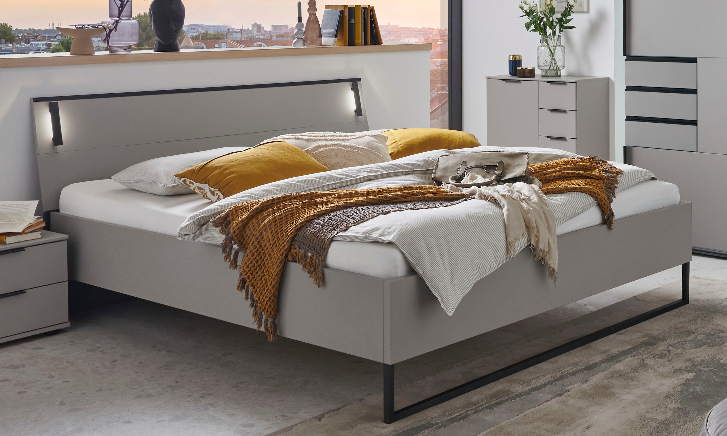 Wimex Futonbett »Tilburg in verschiedenen Breiten erhältlich, inkl. LED Beleuchtung« Bett mit Metallkufe,