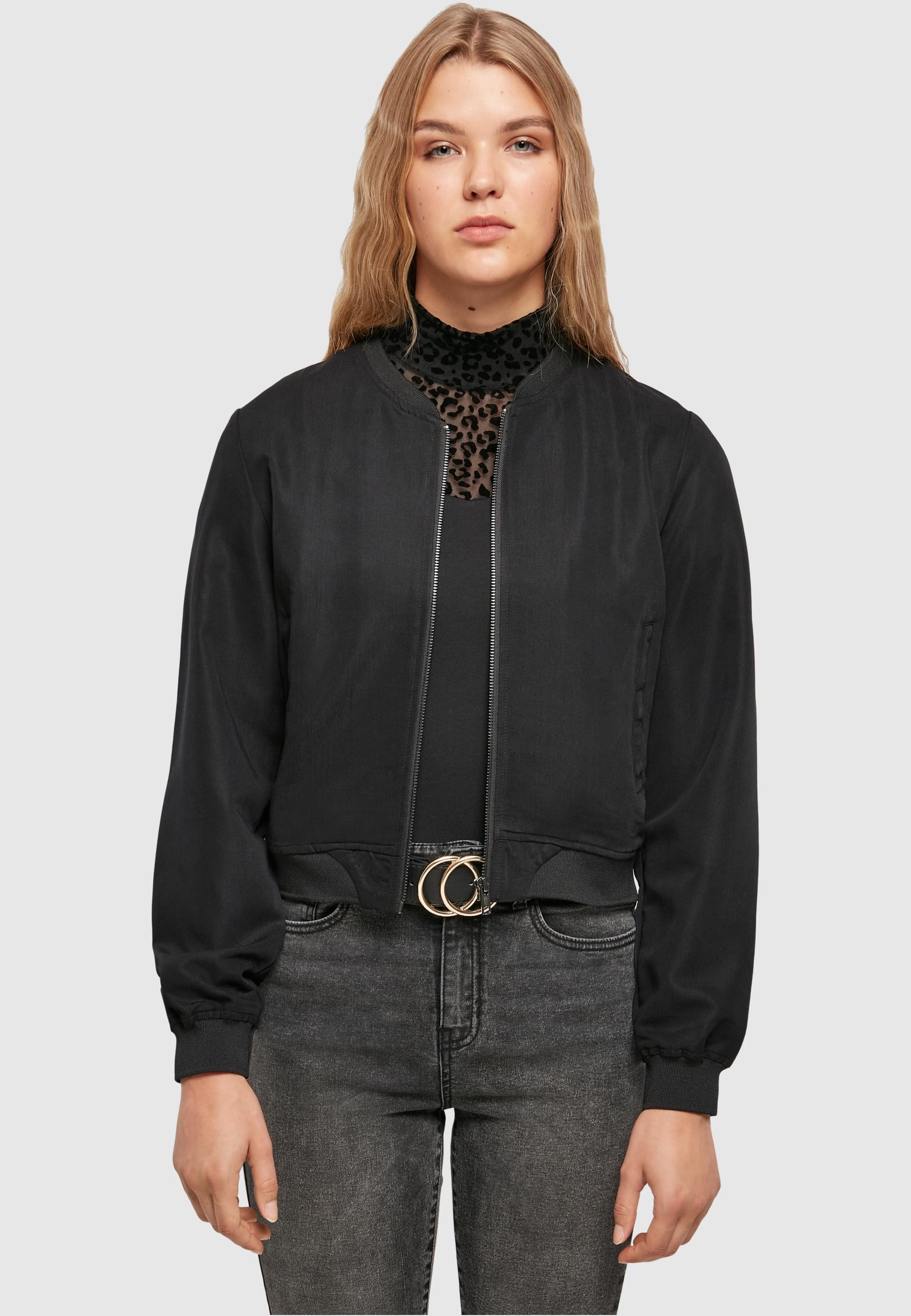 URBAN CLASSICS Allwetterjacke »Urban Classics Damen Ladies Viscose Twill Blouson«, (1 St.), ohne Kapuze