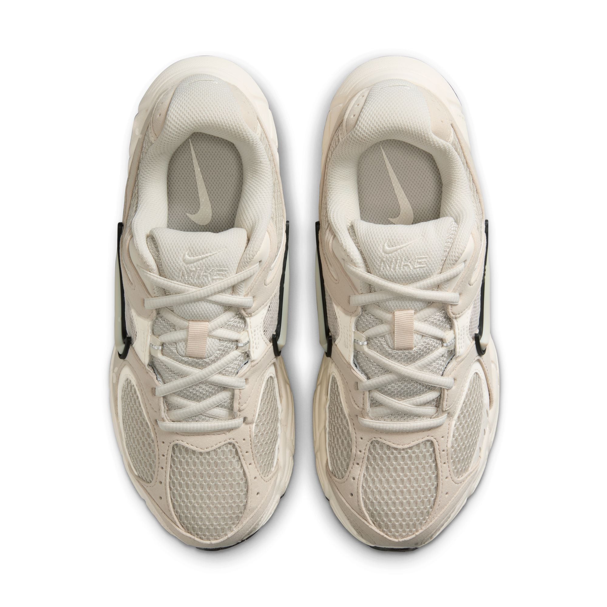 Nike Sportswear Sneaker »W V5 RNR«  inspiriert vom Design des Y2K Nike Vomero 5