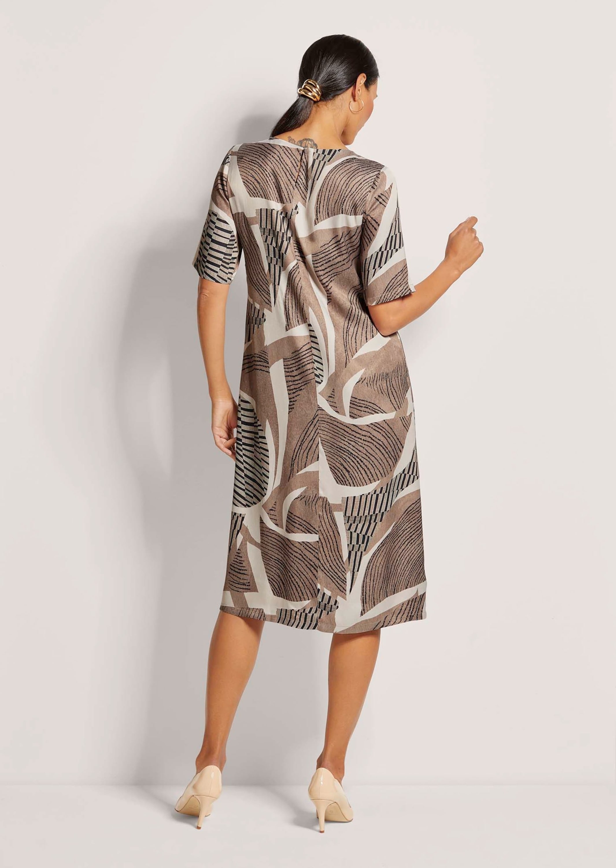 MADELEINE Midikleid »Kleid Kleid mit kurzen Ärmeln«