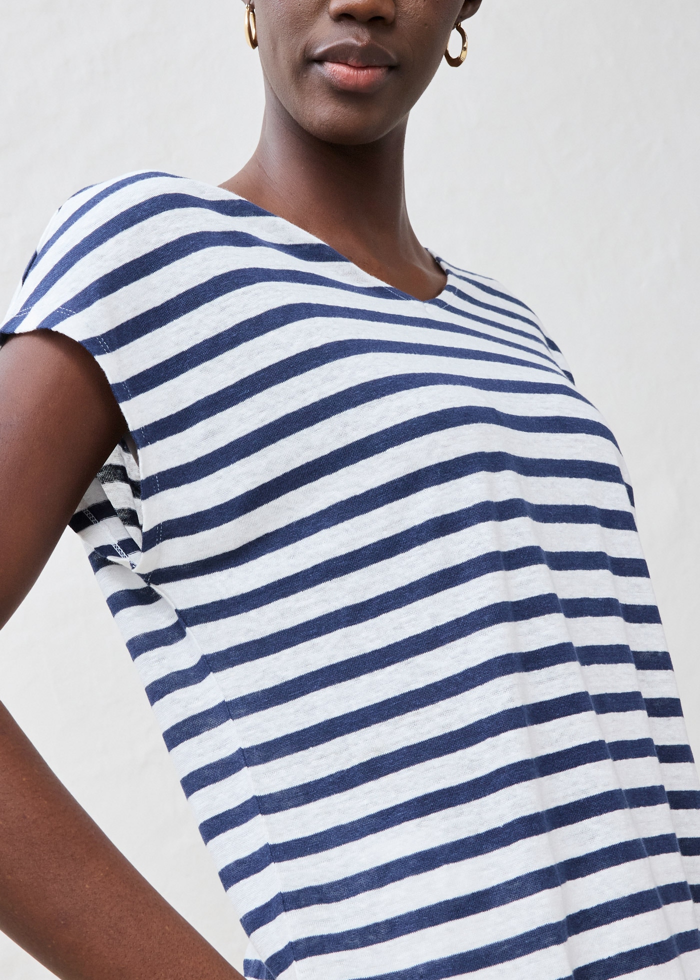 bonprix T-Shirt Oversize Passform, Kurzarm, V-Ausschnitt, aus Leinen, pflegeleicht