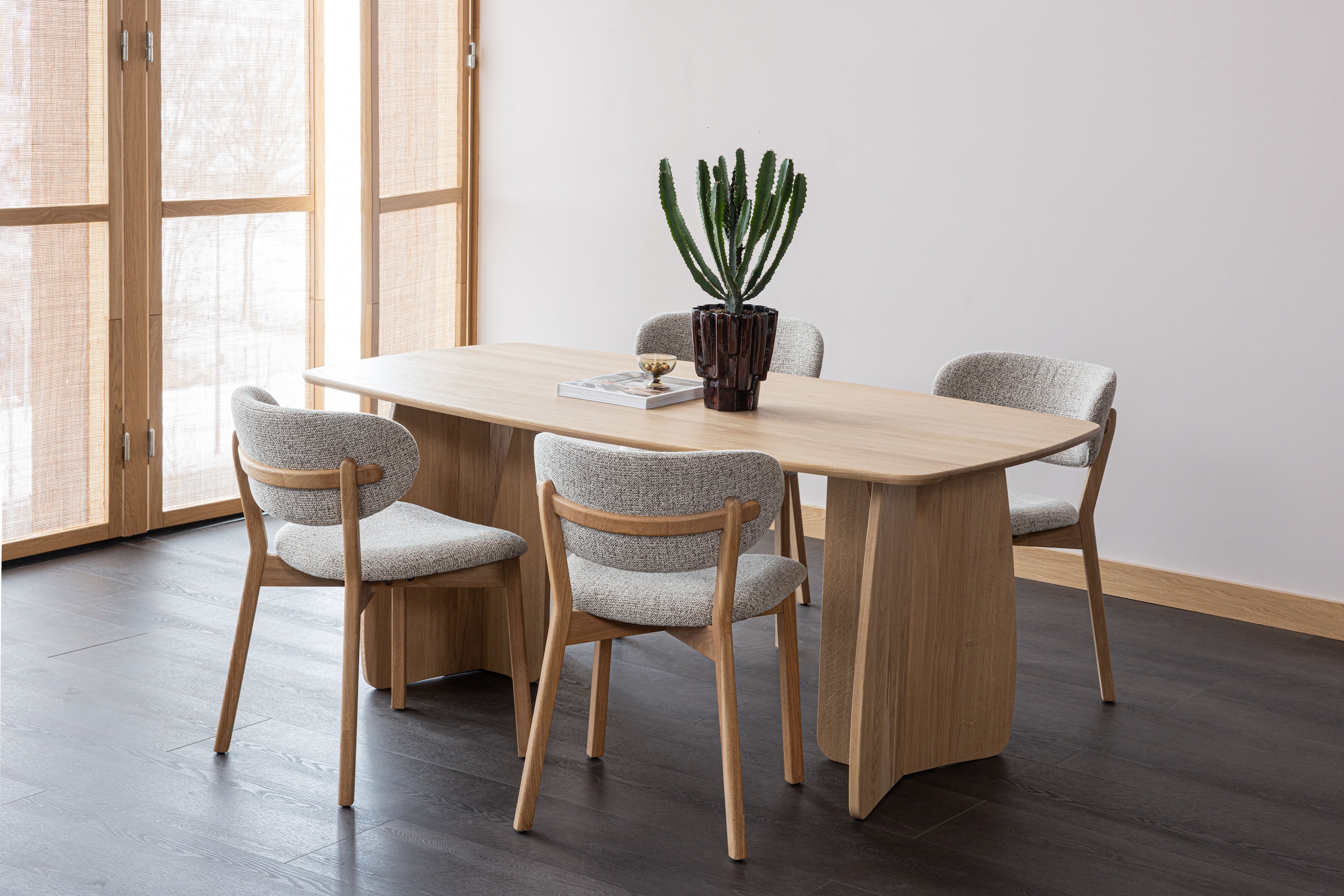 WOOOD Loungesessel »Udar mit Eichenholzgestell und More-Melange-Bezug, B68 x T75 x H76 cm« Sehr hohe Verschleißfestigkeit, Armlehnen integriert, Tragkraft 120 kg