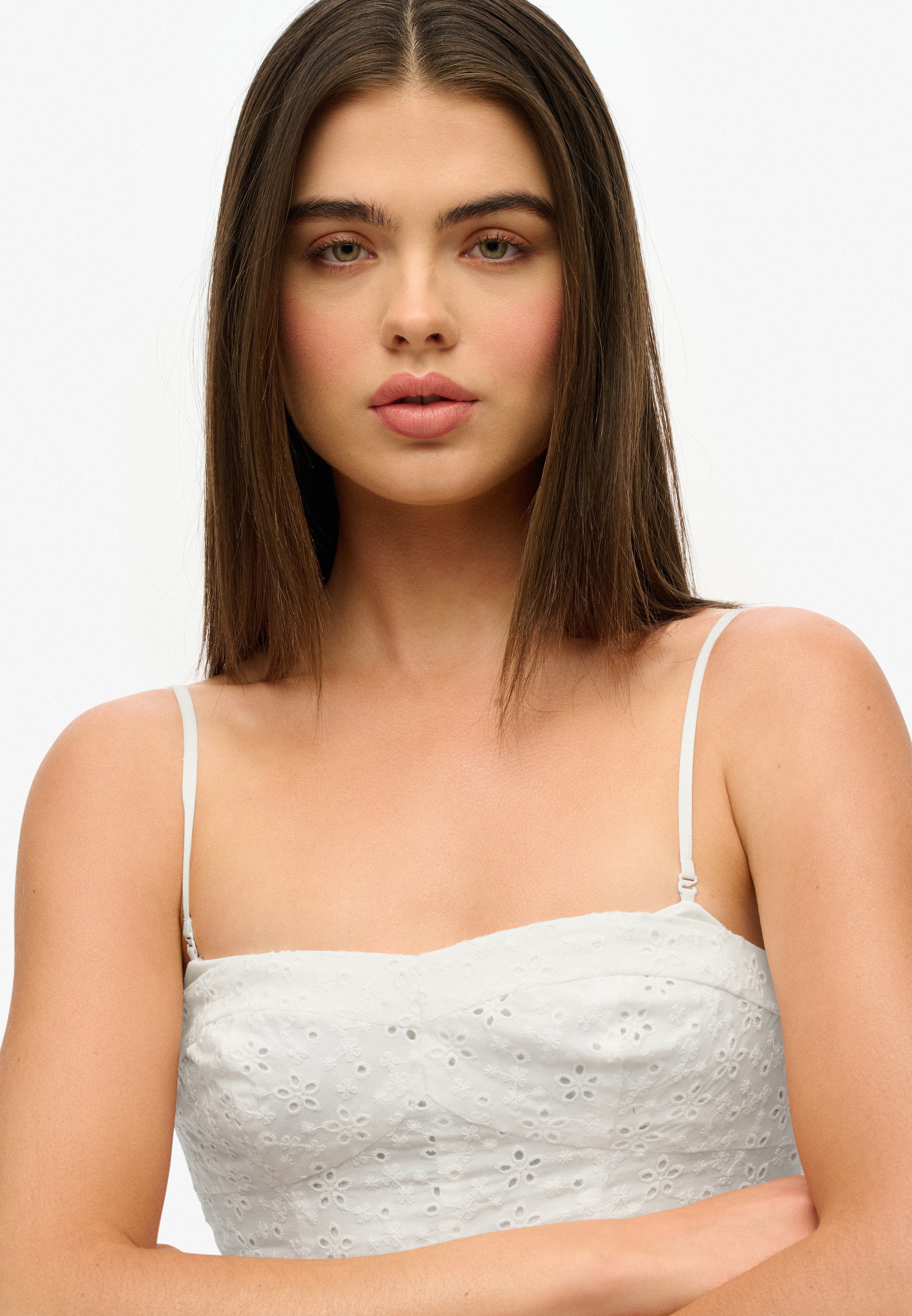 Superdry Sommerkleid »BRODERIE CAMI MINI DRESS« mit schöner Lochstickerei