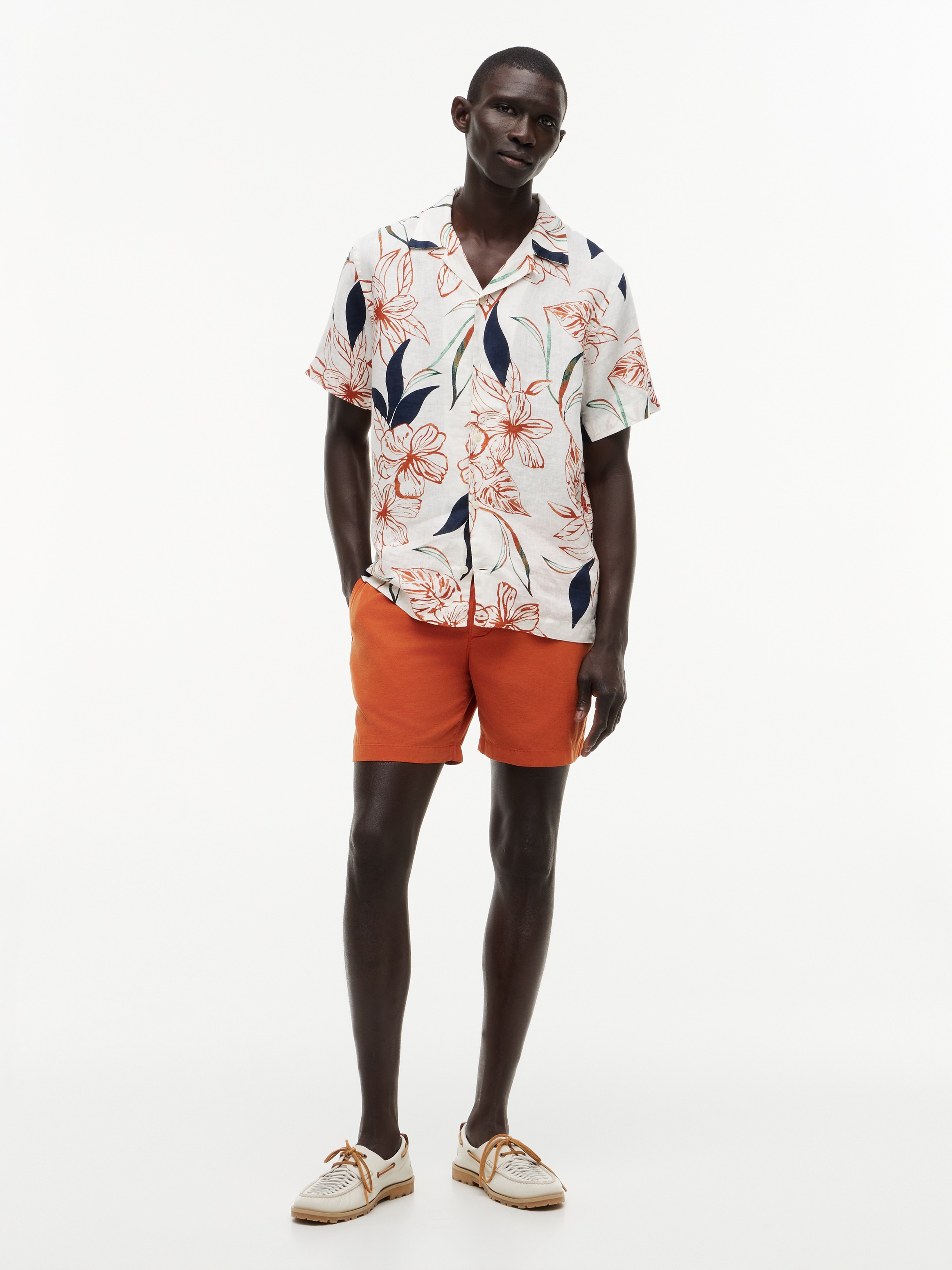 Tommy Hilfiger Kurzarmhemd "LINEN RESORT PRT SS RF SHIRT" aus Leinen mit Tropen-Print