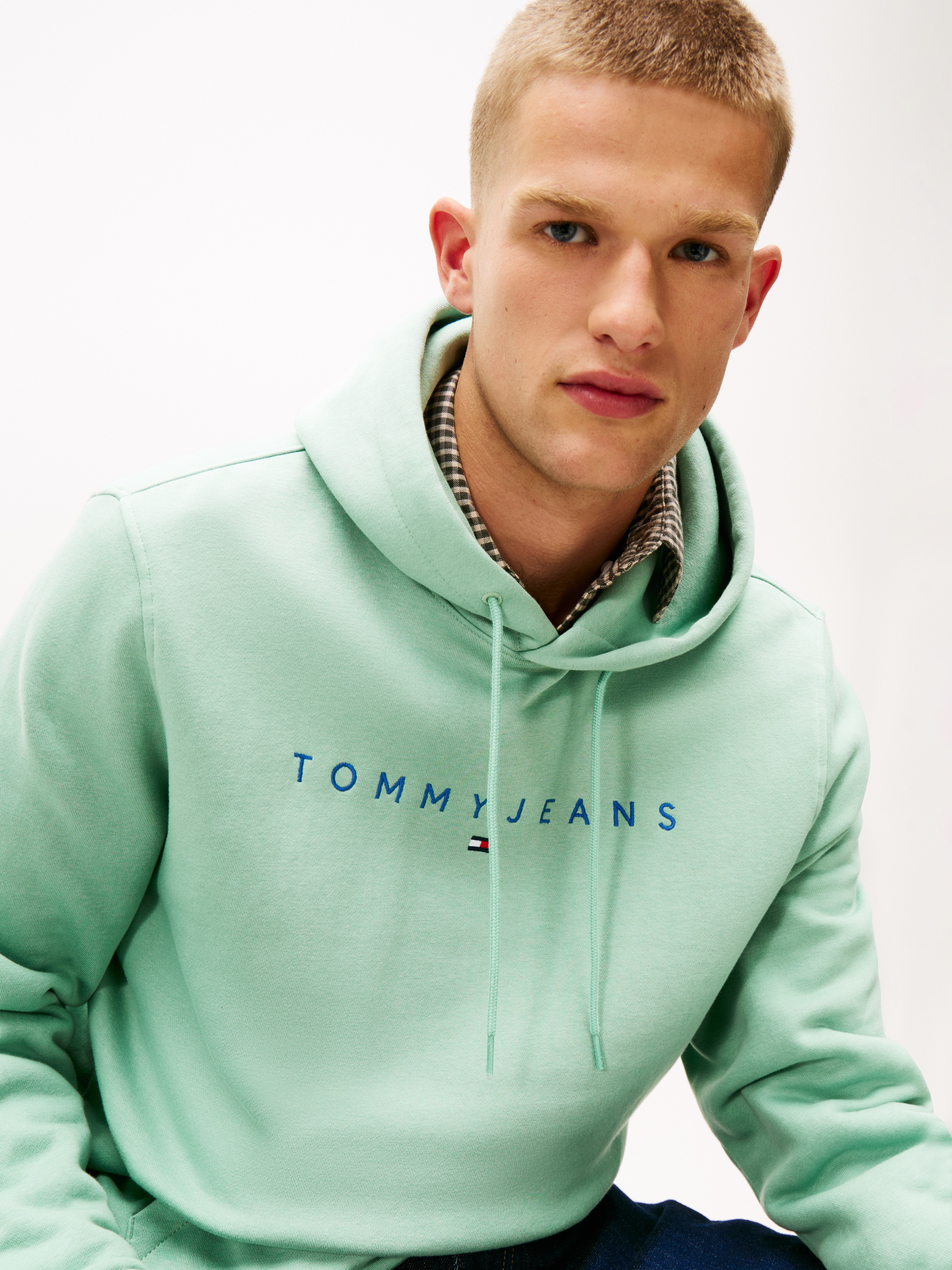 Tommy Jeans Hoodie »TJM REG LINEAR LOGO HOODIE EXT«, mit Logo-Stickerei
